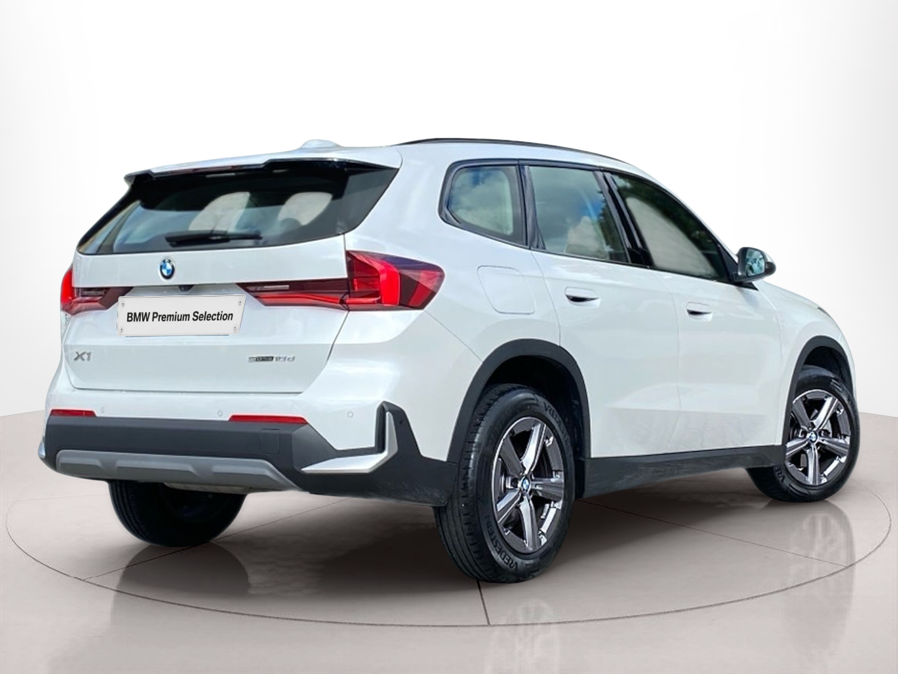 BMW X1 sDrive18d color Blanco. Año 2024. 110KW(150CV). Diesel. En concesionario Caetano Baviera Lisboa de Lisboa
