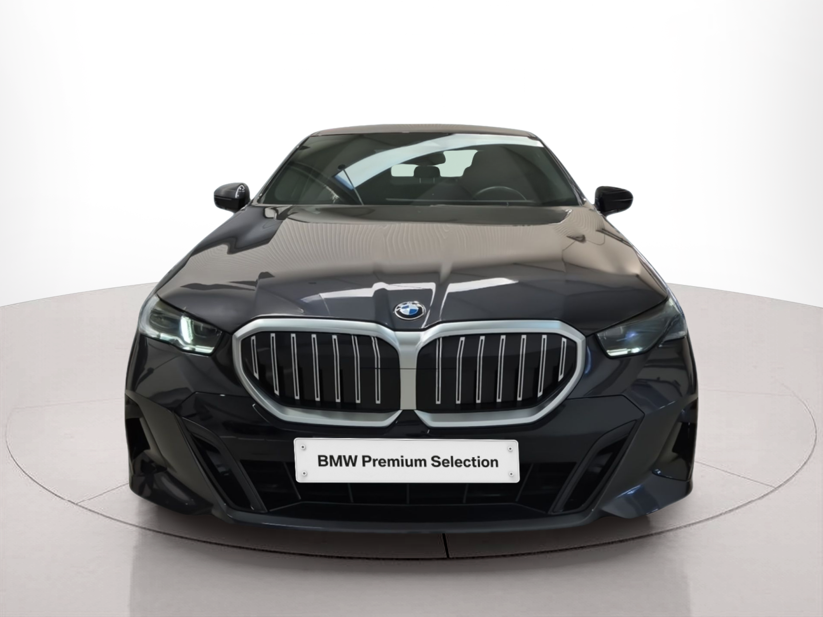 Fotos de BMW Série 5 520d Berlina color Gris. Año 2024. 145KW(197CV). Diesel. En concesionario Caetano Baviera Santa Maria da Feira de Santa Maria da Feira