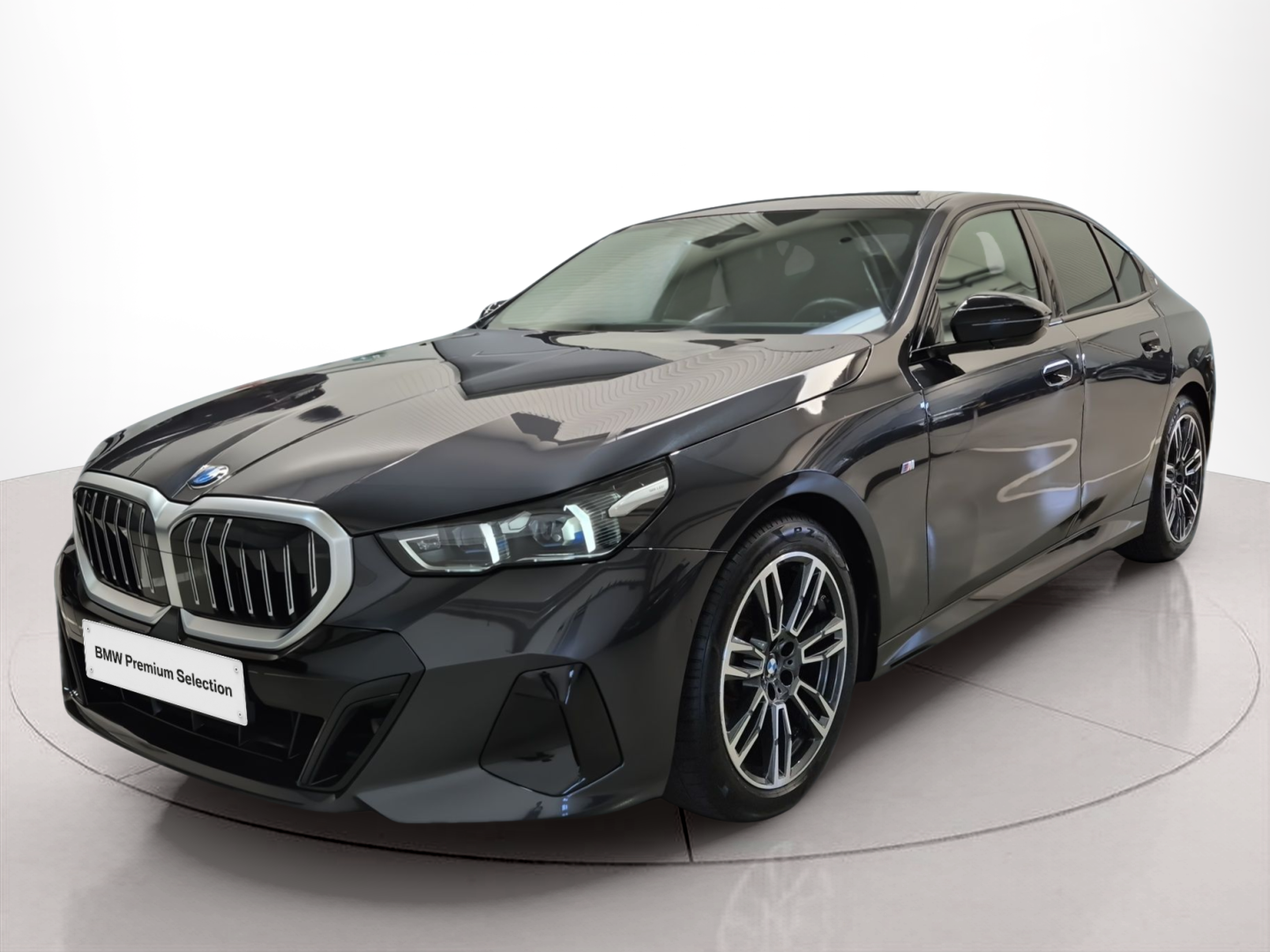Fotos de BMW Série 5 520d Berlina color Gris. Año 2024. 145KW(197CV). Diesel. En concesionario Caetano Baviera Santa Maria da Feira de Santa Maria da Feira