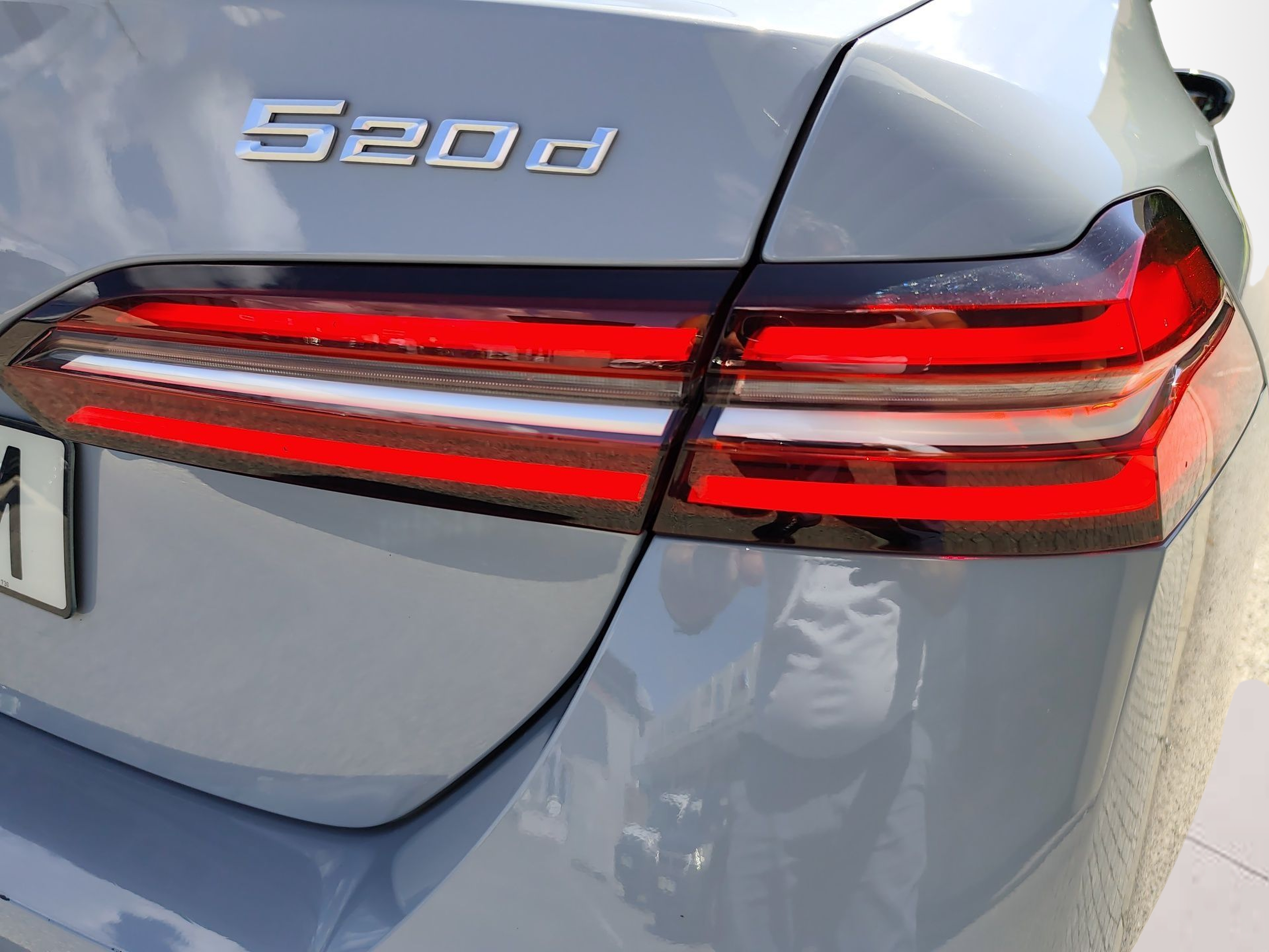BMW Série 5 520d Berlina color Gris. Año 2024. 145KW(197CV). Diesel. En concesionario Caetano Baviera Aveiro de Aveiro