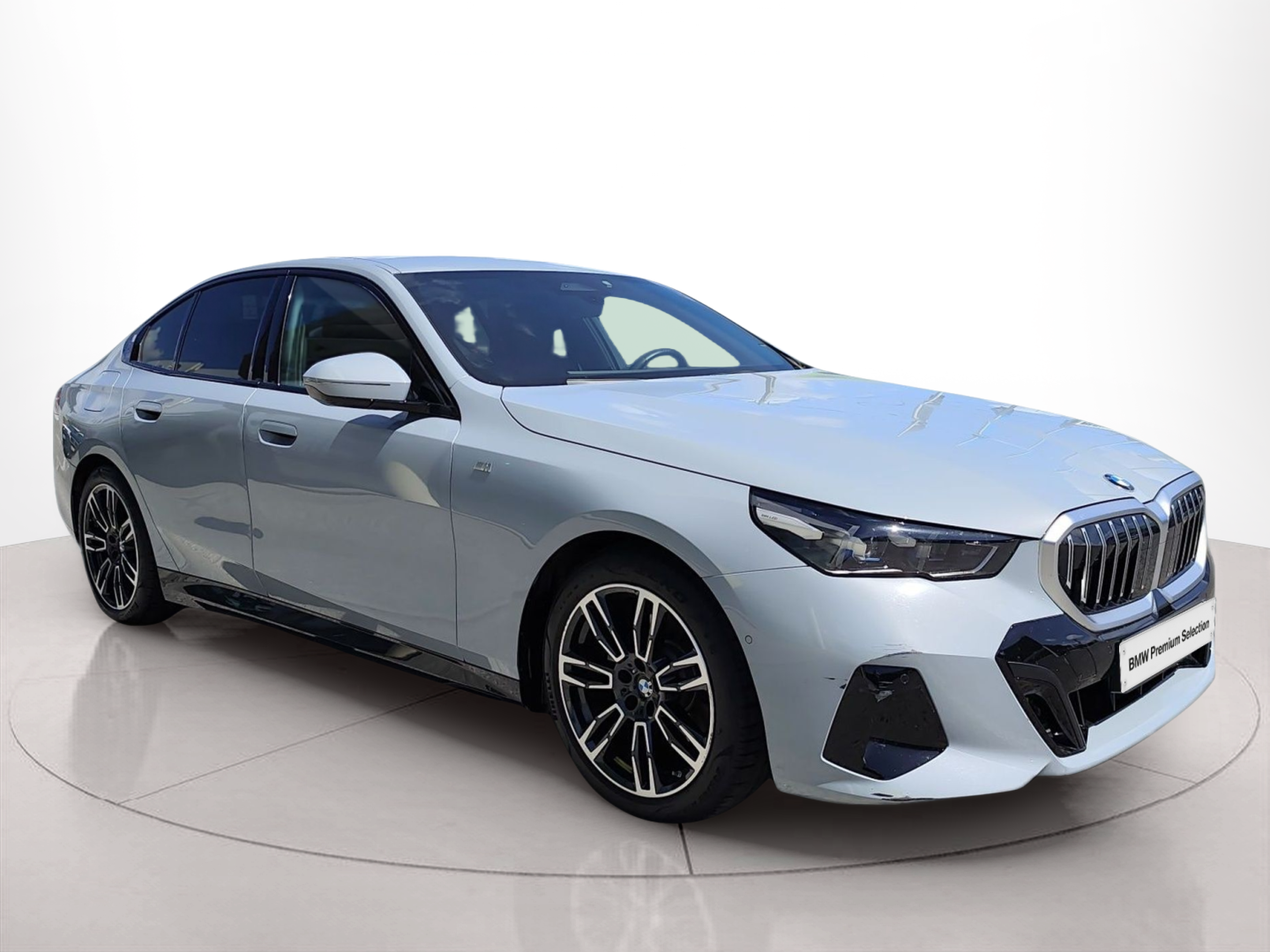 BMW Série 5 520d Berlina color Gris. Año 2024. 145KW(197CV). Diesel. En concesionario Caetano Baviera Aveiro de Aveiro