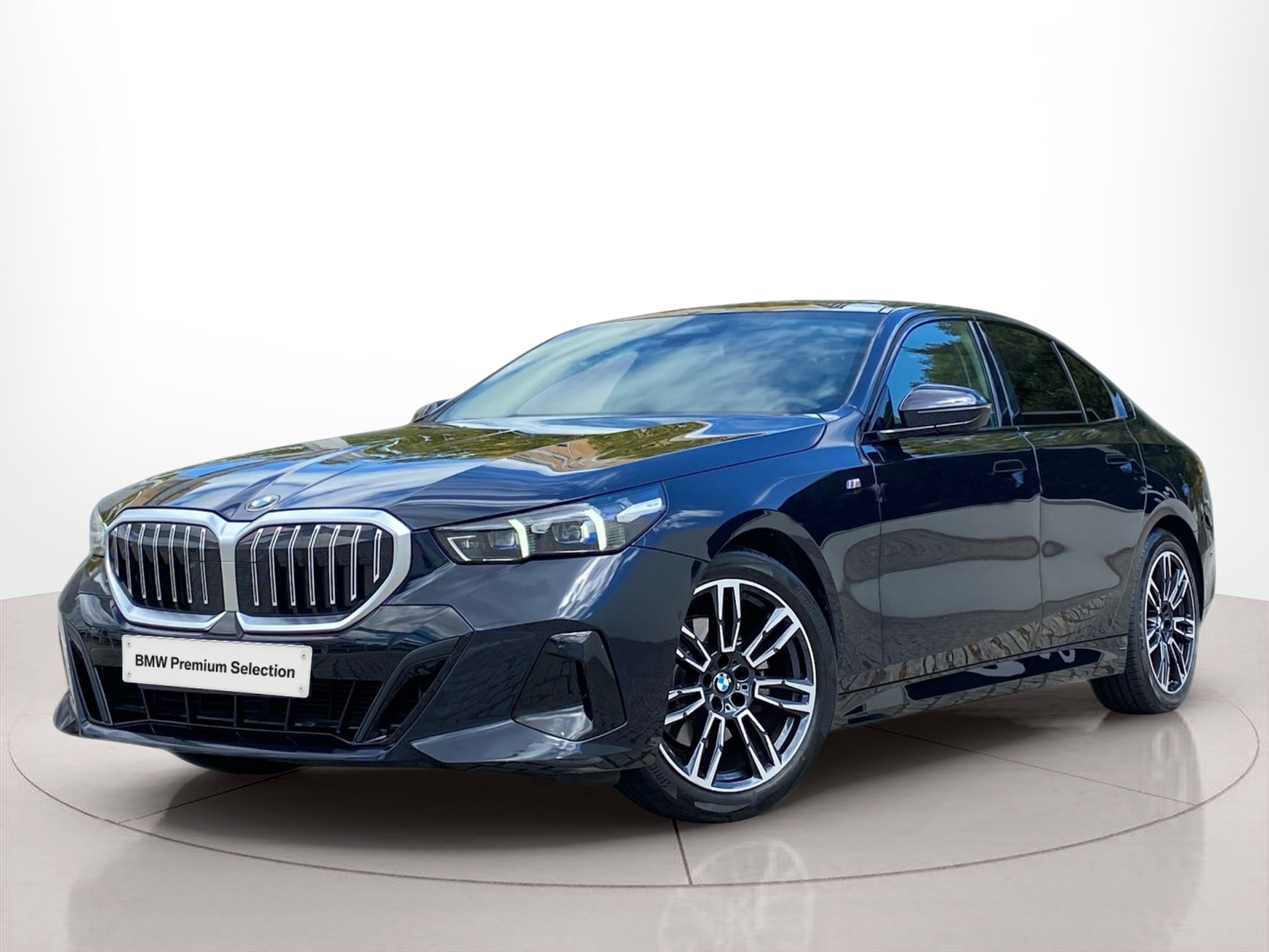 Fotos de BMW Série 5 520d Berlina color Negro. Año 2024. 145KW(197CV). Diesel. En concesionario Caetano Baviera Cascais de Cascais