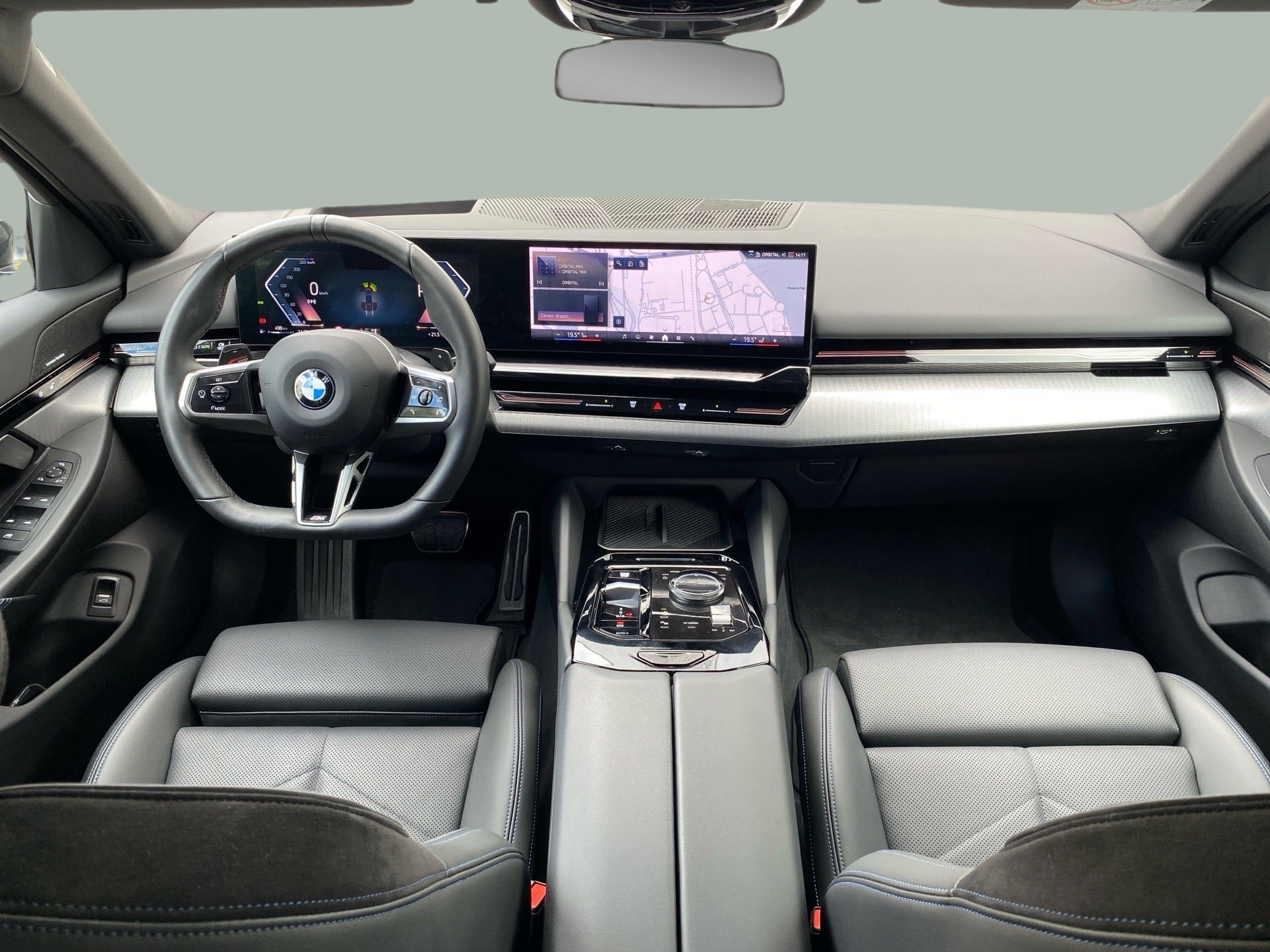 BMW Série 5 520d Touring color Gris. Año 2025. 145KW(197CV). Diesel. En concesionario Caetano Baviera Lisboa de Lisboa