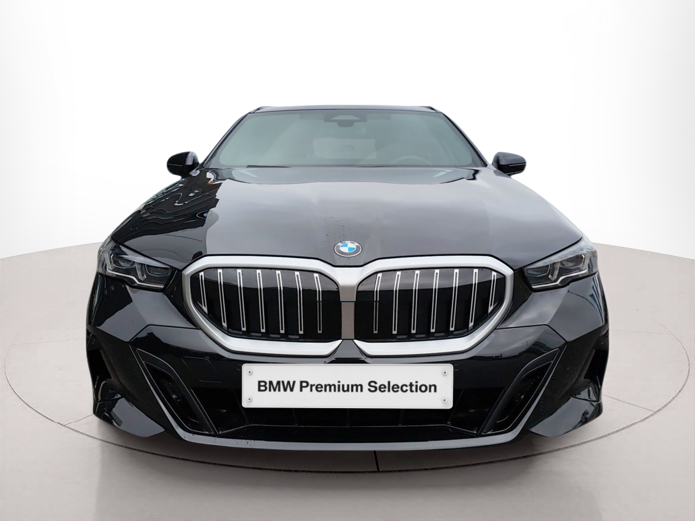 Fotos de BMW Série 5 520d Touring color Negro. Año 2025. 145KW(197CV). Diesel. En concesionario Caetano Aveiro de Aveiro