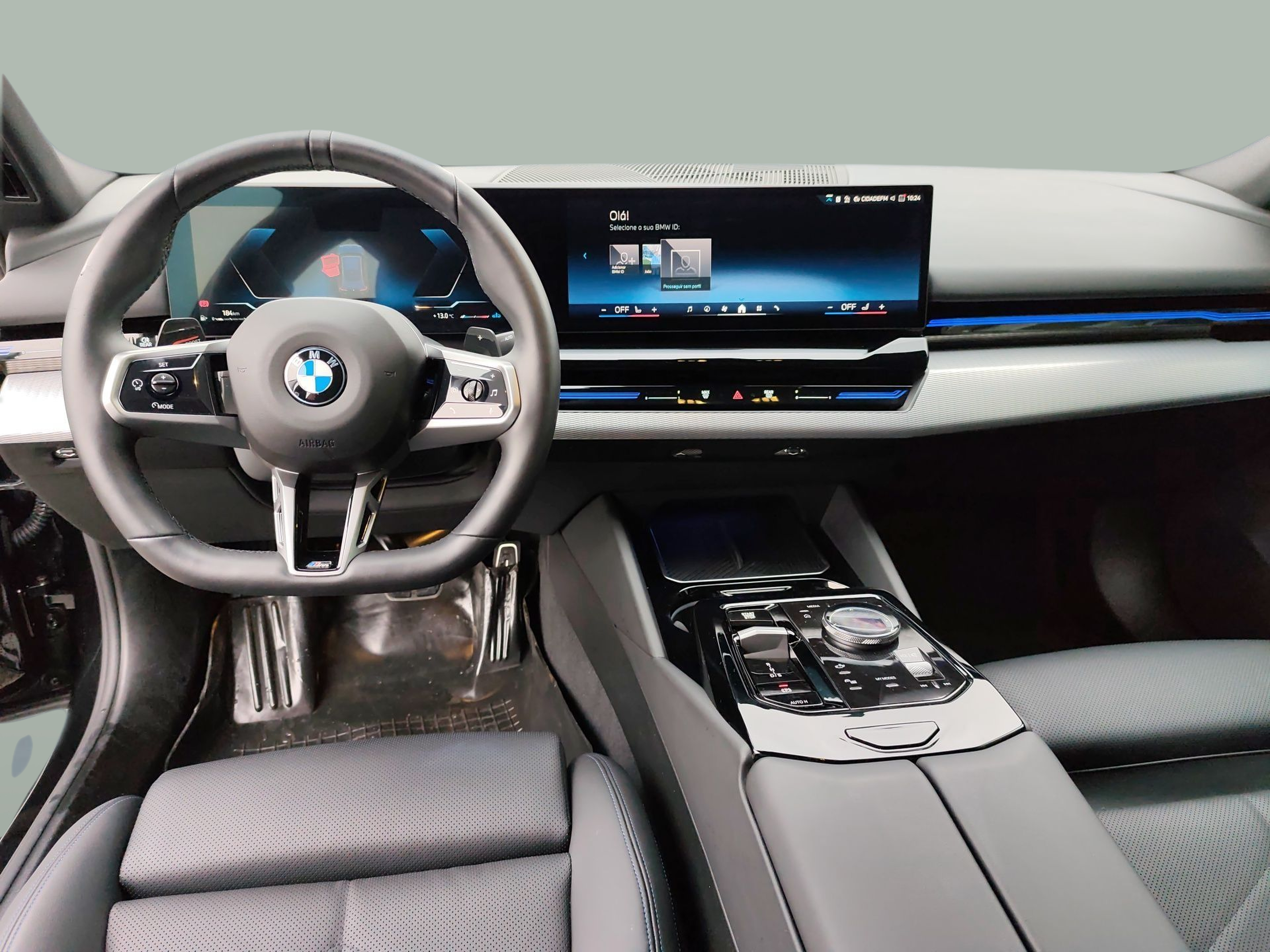 BMW Série 5 520d Touring color Negro. Año 2025. 145KW(197CV). Diesel. En concesionario Caetano Aveiro de Aveiro