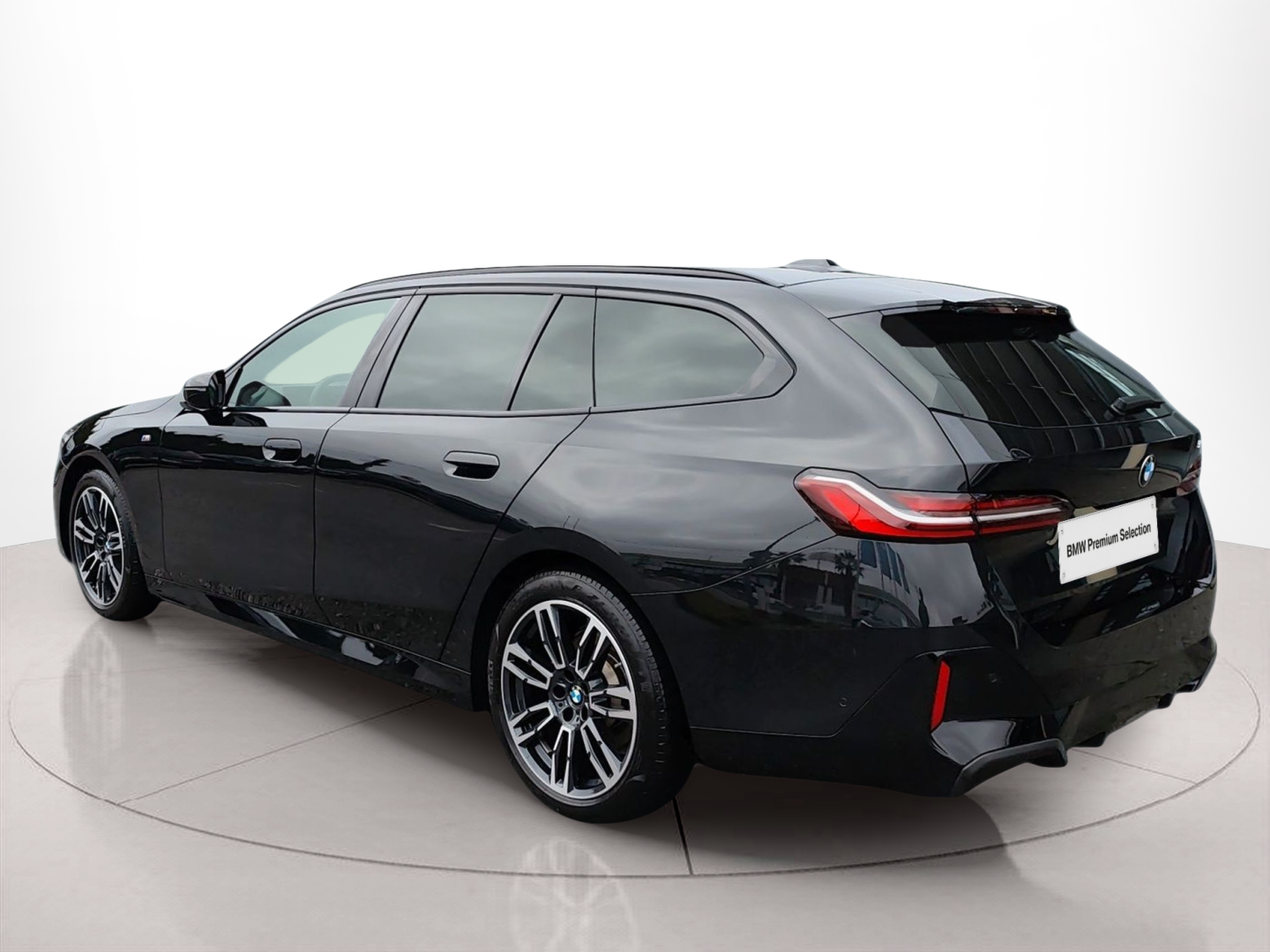 BMW Série 5 520d Touring color Negro. Año 2025. 145KW(197CV). Diesel. En concesionario Caetano Aveiro de Aveiro