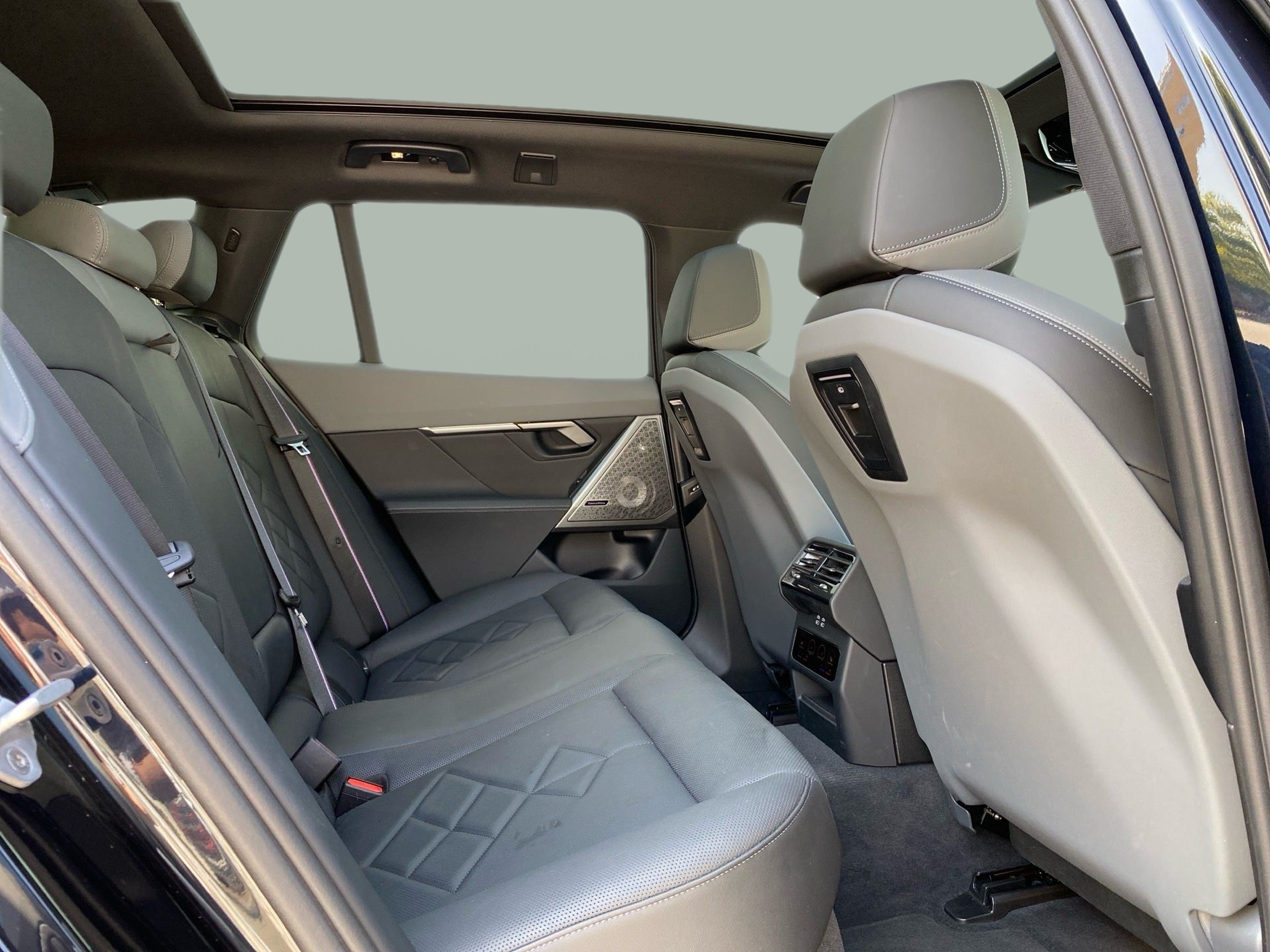 BMW Série 5 520d Touring color Negro. Año 2024. 145KW(197CV). Diesel. En concesionario Caetano Lisboa de Lisboa