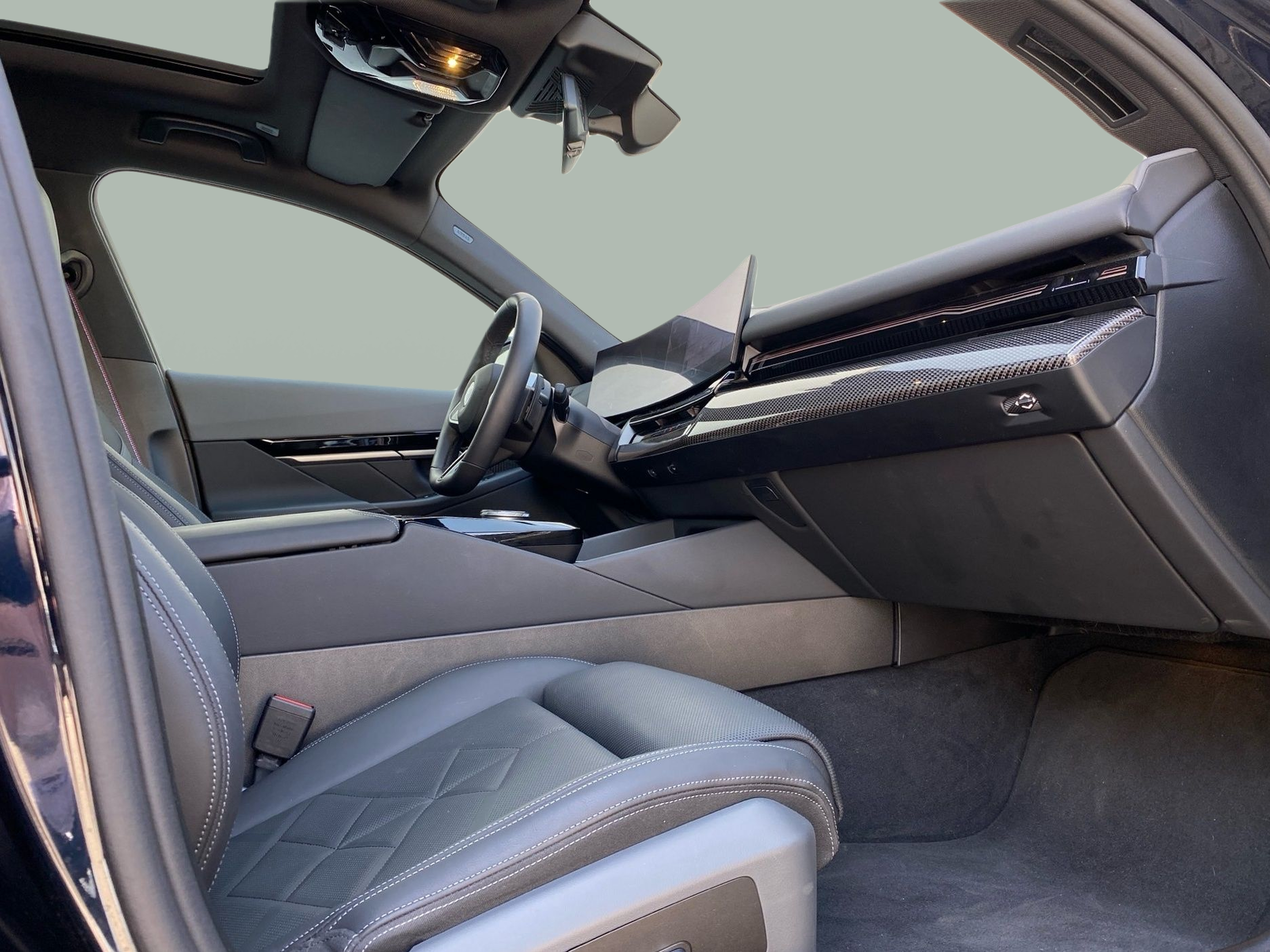 BMW Série 5 520d Touring color Negro. Año 2024. 145KW(197CV). Diesel. En concesionario Caetano Lisboa de Lisboa