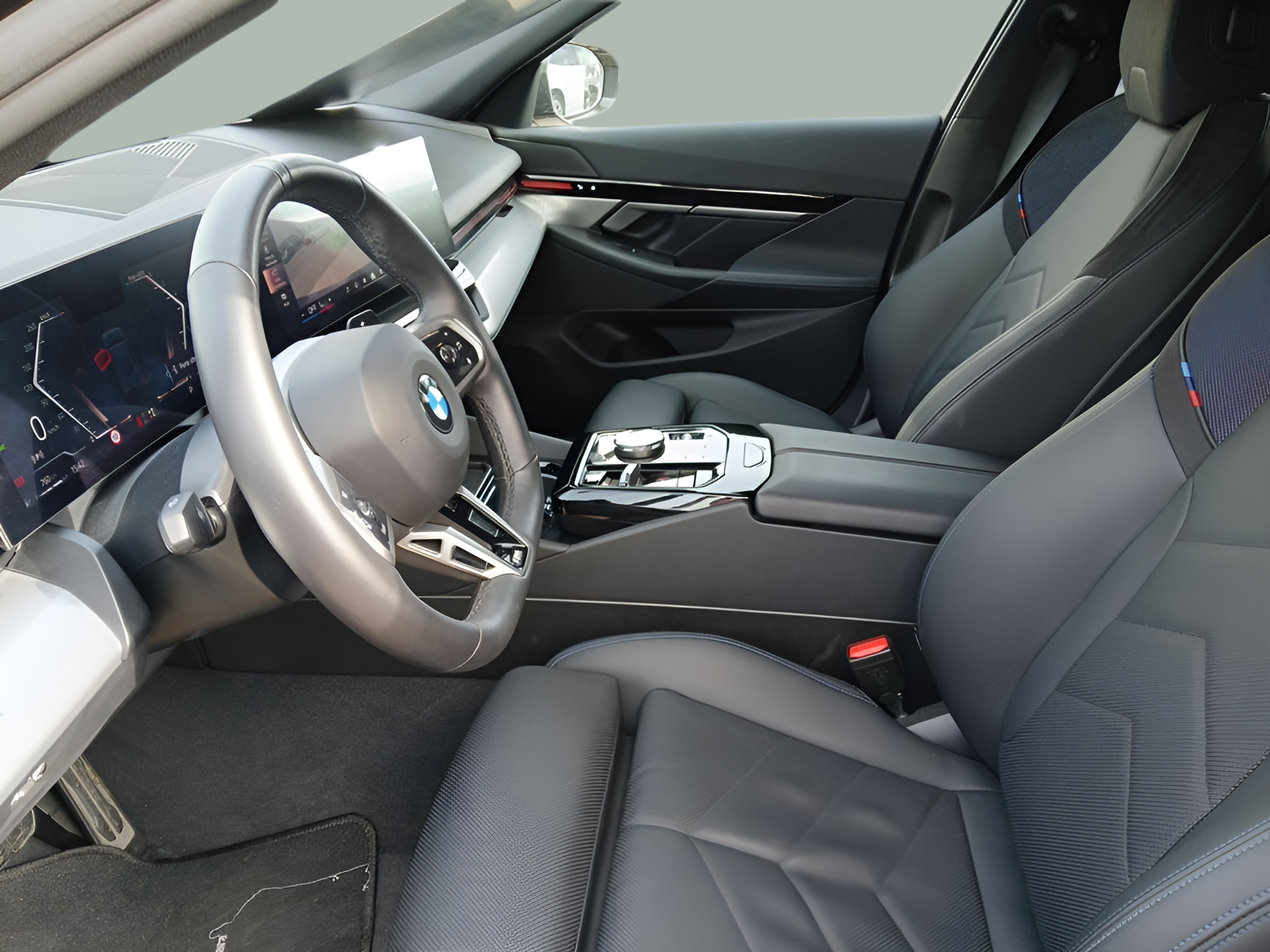 BMW Série 5 520d Touring color Gris. Año 2025. 145KW(197CV). Diesel. En concesionario Caetano Faro de Faro