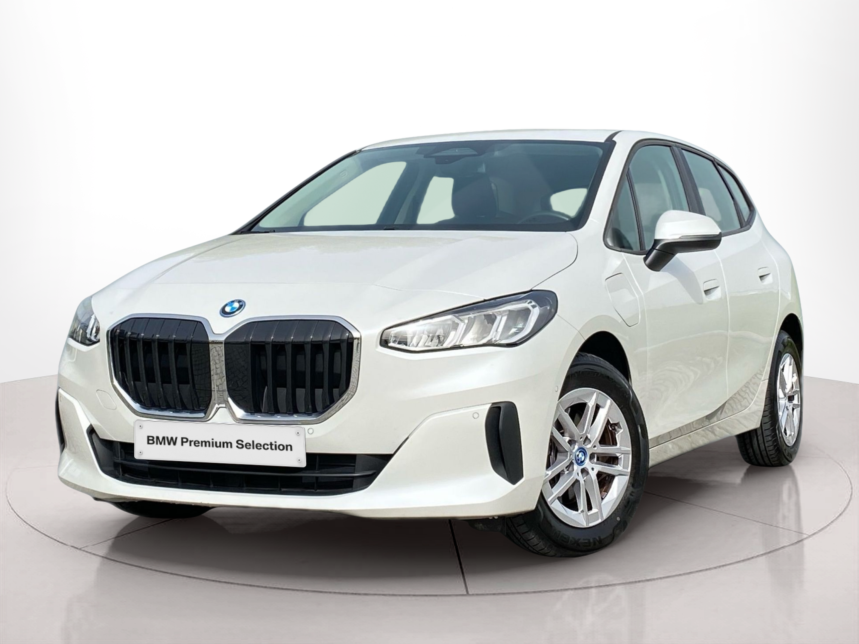Fotos de BMW Série 2 225xe Active Tourer color Blanco. Año 2024. 180KW(245CV). Elétrico / Gasolina Híbrido. En concesionario Caetano Lisboa de Lisboa