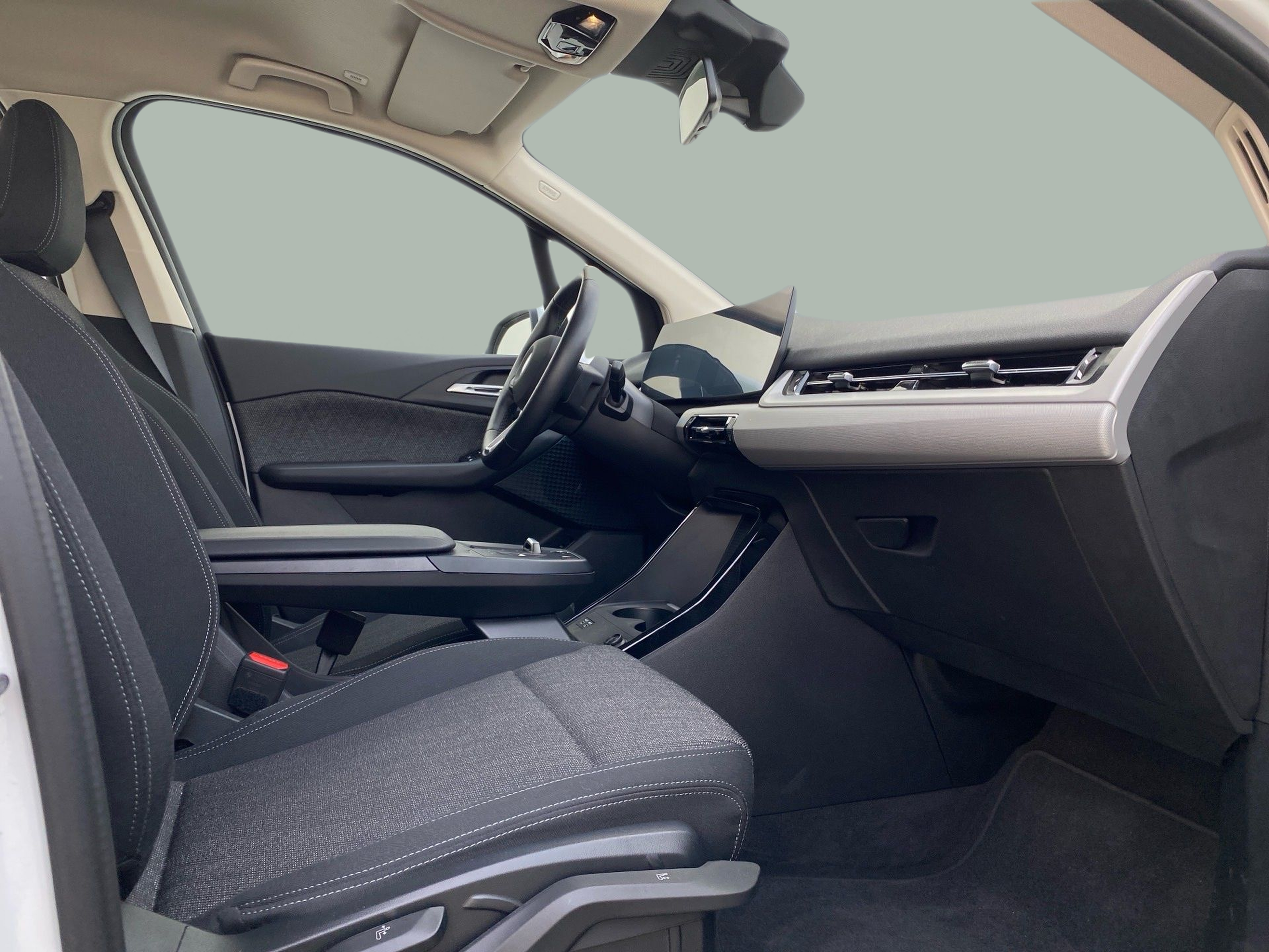 BMW Série 2 225xe Active Tourer color Blanco. Año 2024. 180KW(245CV). Elétrico / Gasolina Híbrido. En concesionario Caetano Lisboa de Lisboa