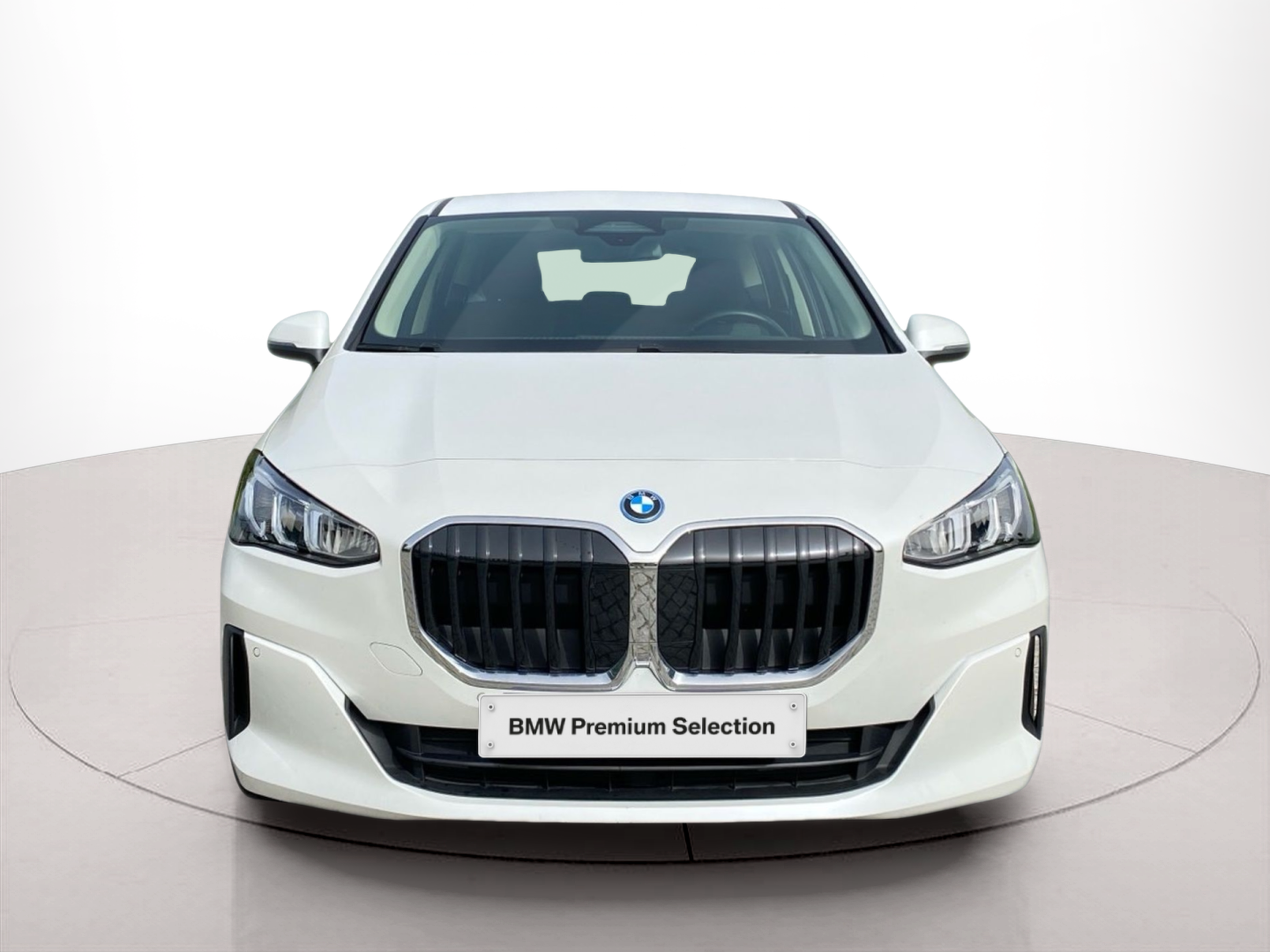 Fotos de BMW Série 2 225xe Active Tourer color Blanco. Año 2024. 180KW(245CV). Elétrico / Gasolina Híbrido. En concesionario Caetano Lisboa de Lisboa