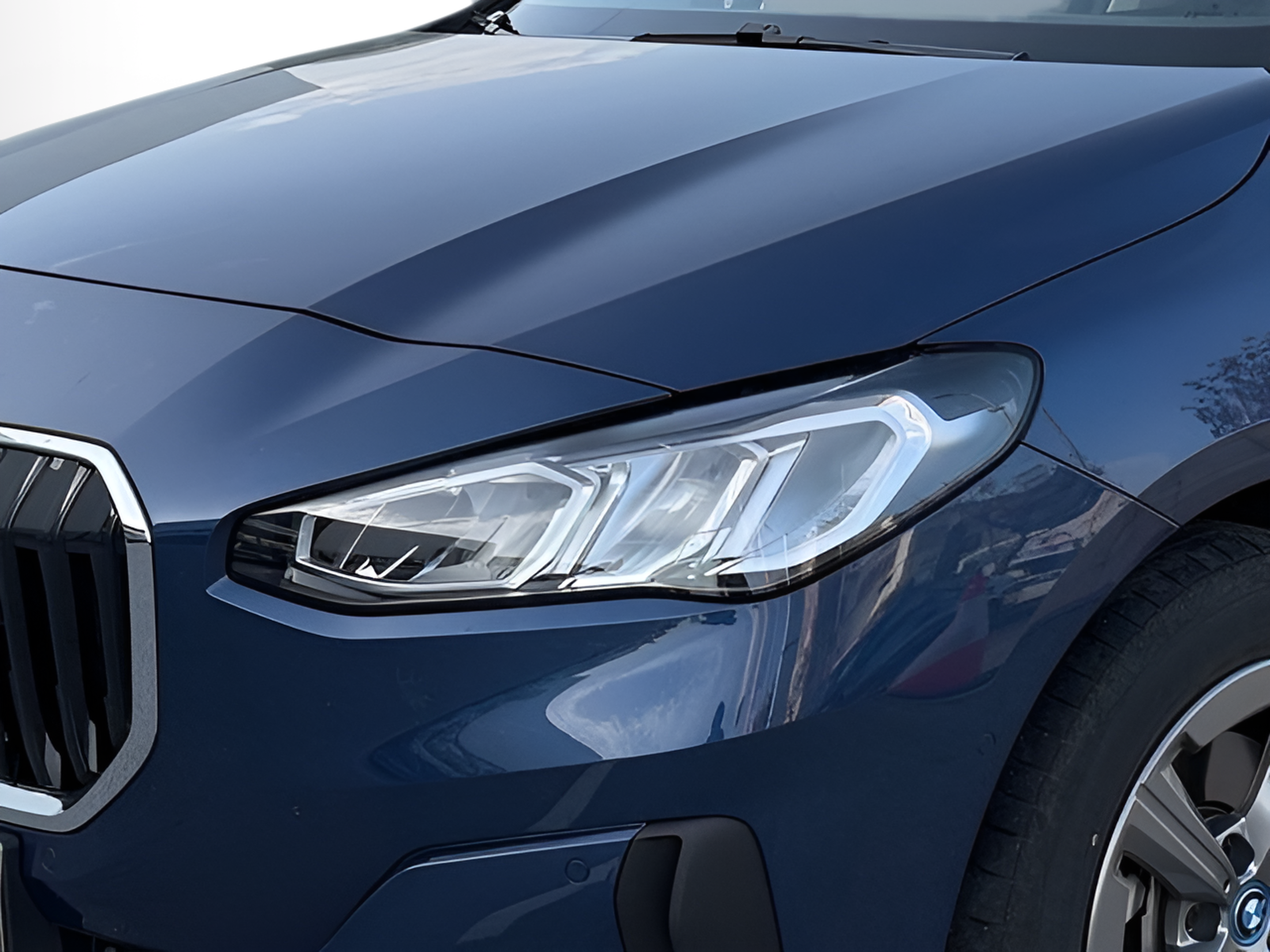 BMW Série 2 225xe Active Tourer color Azul. Año 2023. 180KW(245CV). Elétrico / Gasolina Híbrido. En concesionario Caetano Baviera Faro de Faro