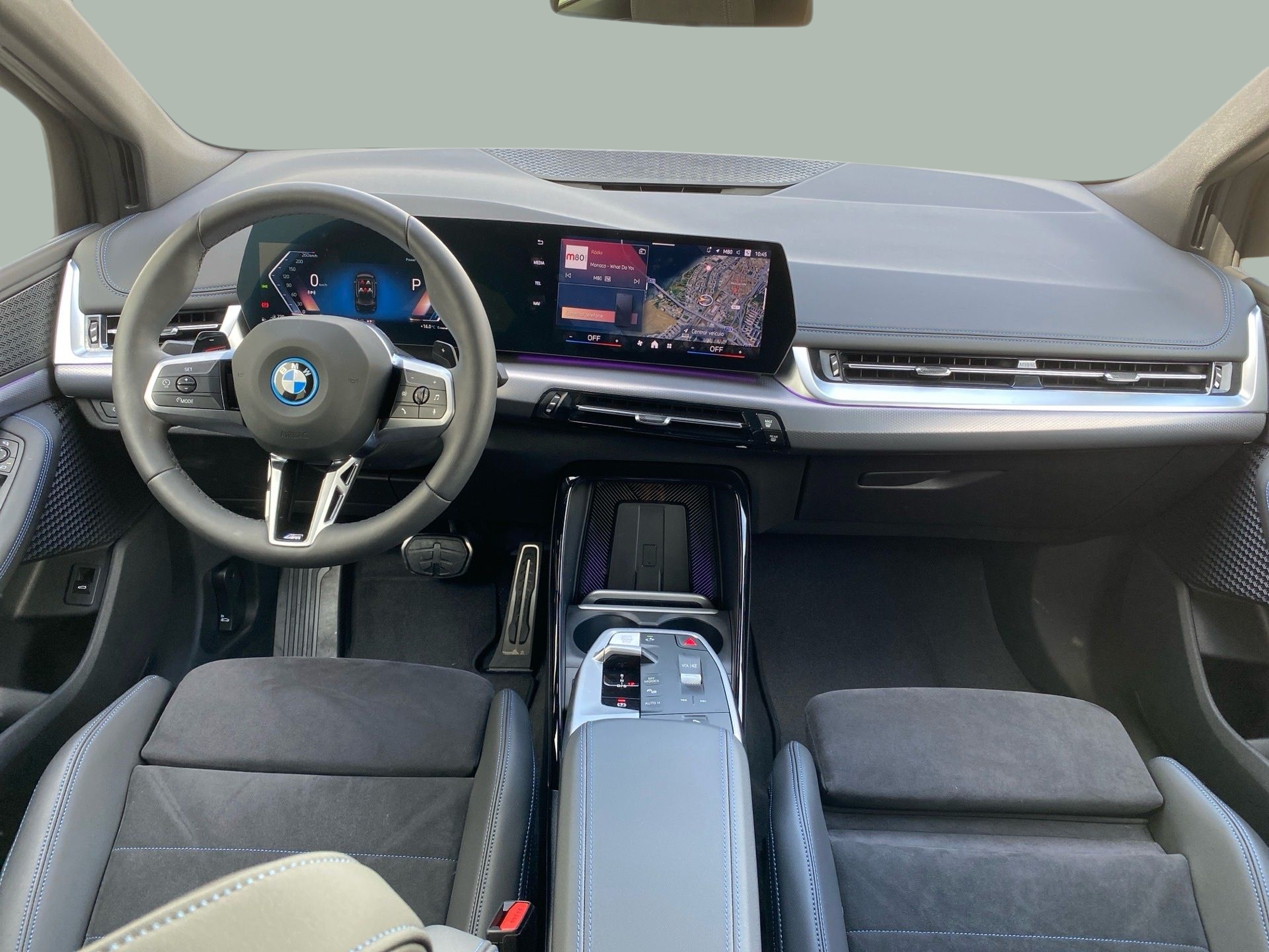 BMW Série 2 225xe Active Tourer color Negro. Año 2025. 180KW(245CV). Elétrico / Gasolina Híbrido. En concesionario Caetano Lisboa de Lisboa