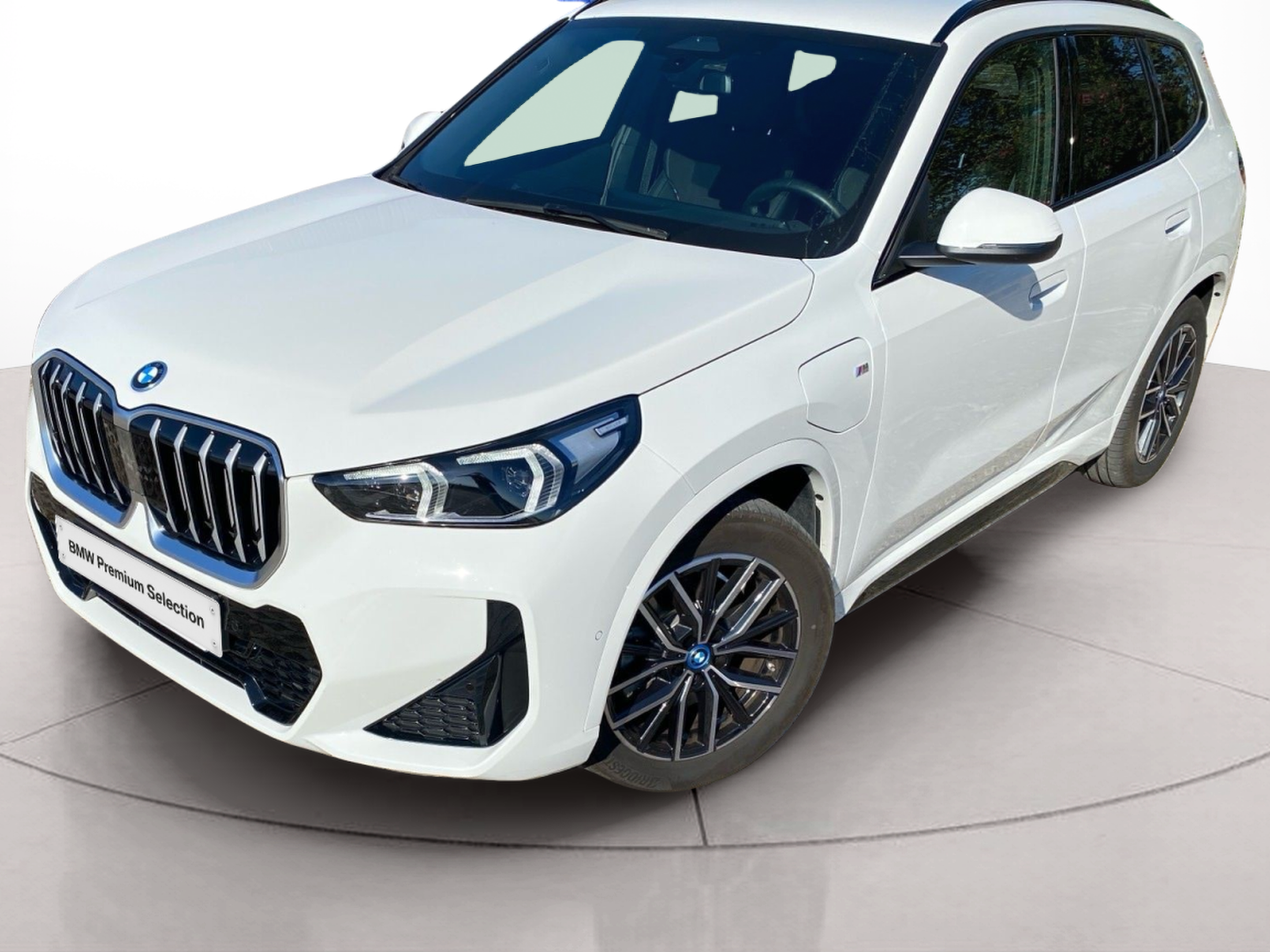 BMW X1 xDrive25e color Blanco. Año 2024. 180KW(245CV). Elétrico / Gasolina Híbrido. En concesionario Caetano Cascais de Cascais