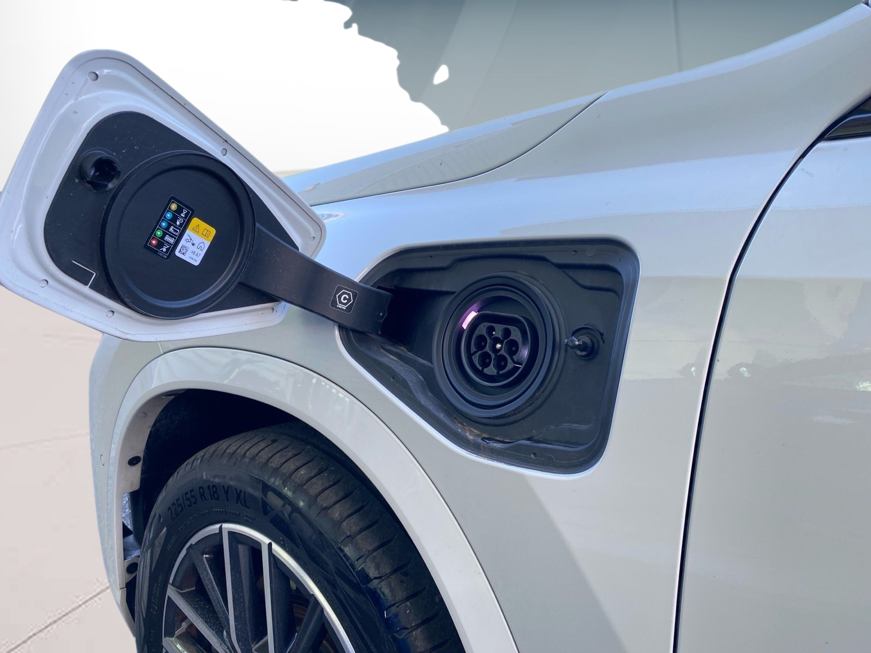 BMW X1 xDrive25e color Blanco. Año 2024. 180KW(245CV). Elétrico / Gasolina Híbrido. En concesionario Caetano Cascais de Cascais