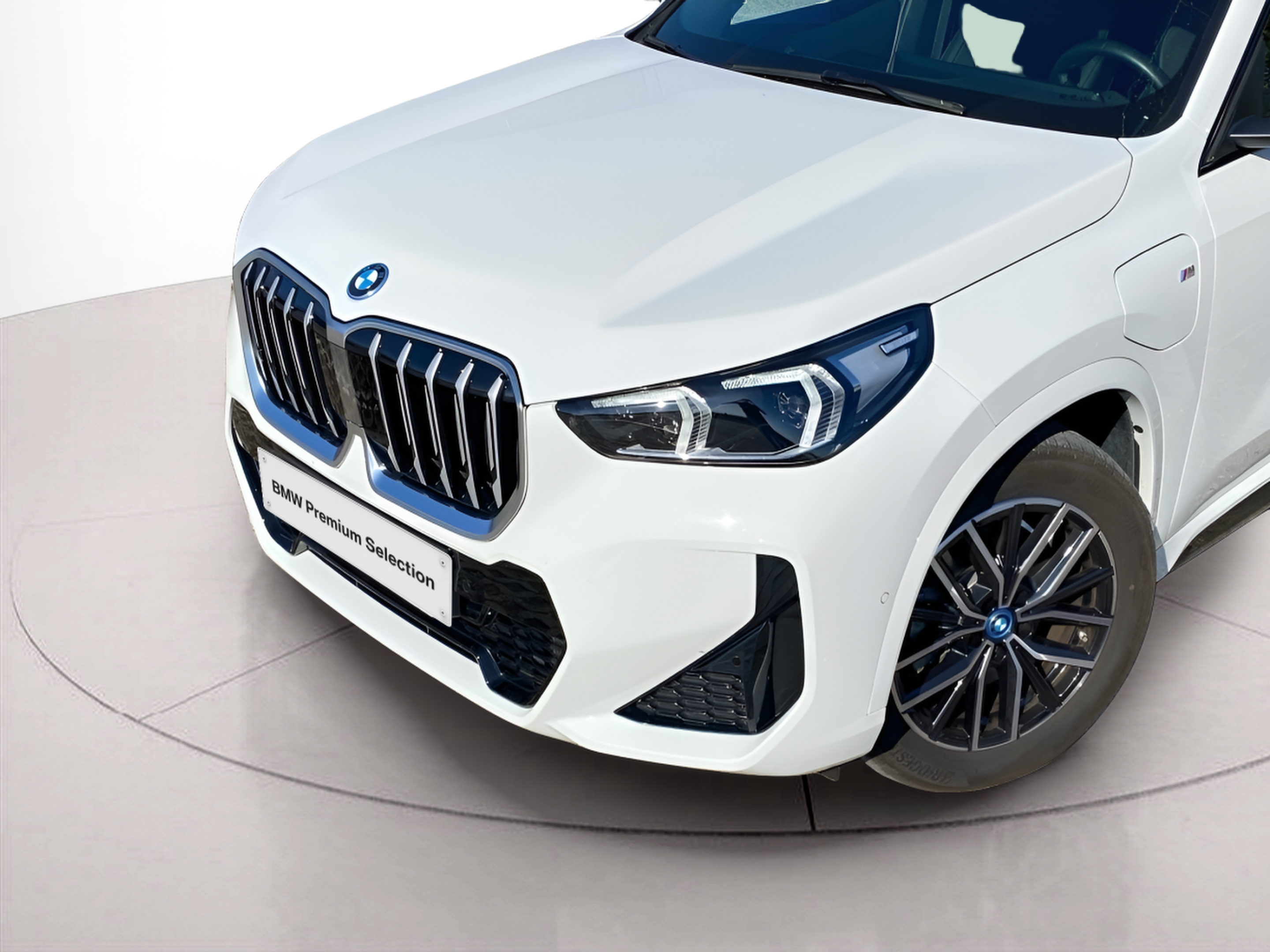BMW X1 xDrive25e color Blanco. Año 2025. 180KW(245CV). Elétrico / Gasolina Híbrido. En concesionario Caetano Baviera Cascais de Cascais