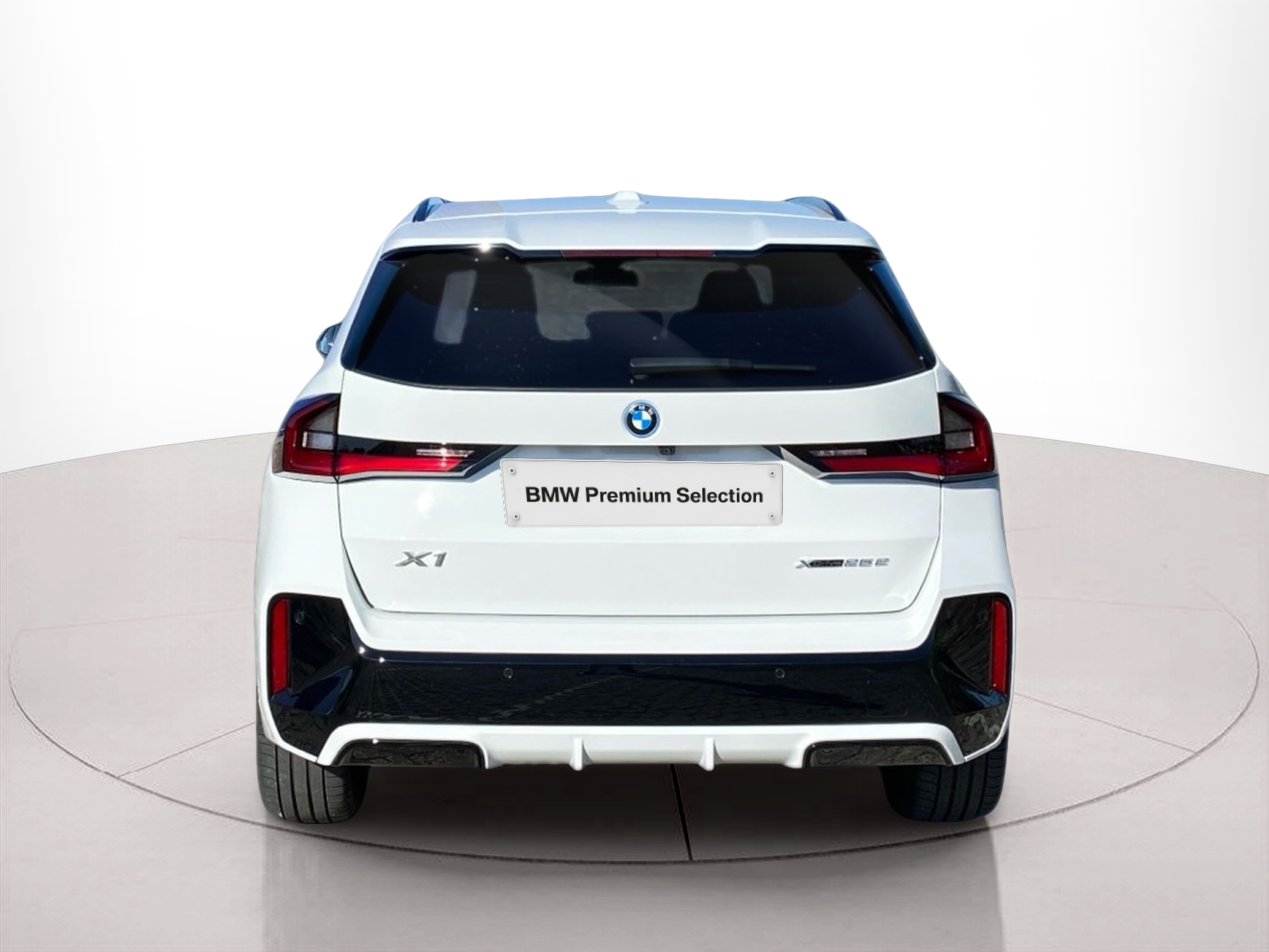 BMW X1 xDrive25e color Blanco. Año 2025. 180KW(245CV). Elétrico / Gasolina Híbrido. En concesionario Caetano Baviera Cascais de Cascais
