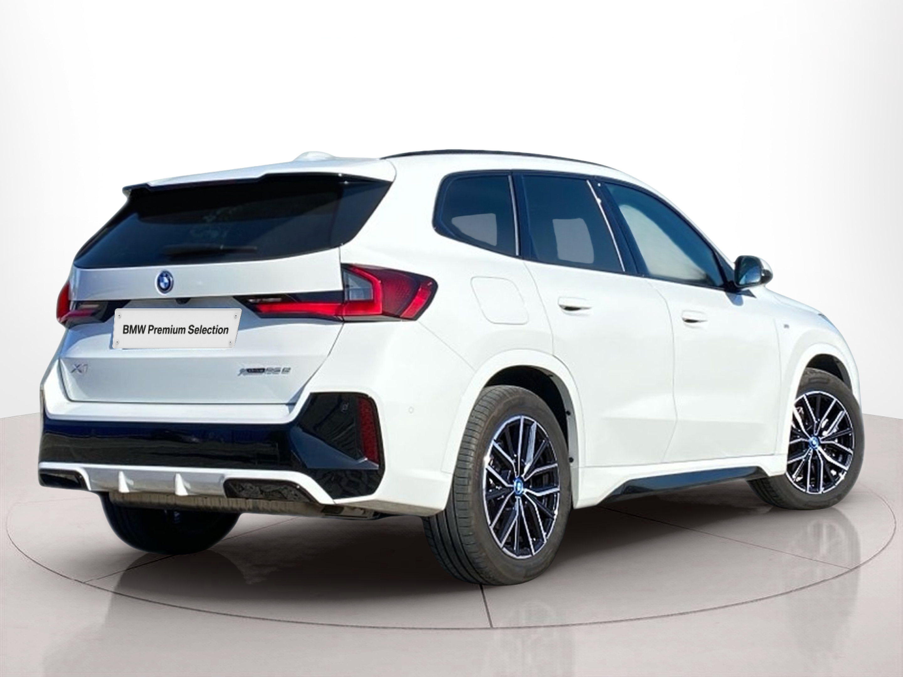 BMW X1 xDrive25e color Blanco. Año 2025. 180KW(245CV). Elétrico / Gasolina Híbrido. En concesionario Caetano Baviera Cascais de Cascais