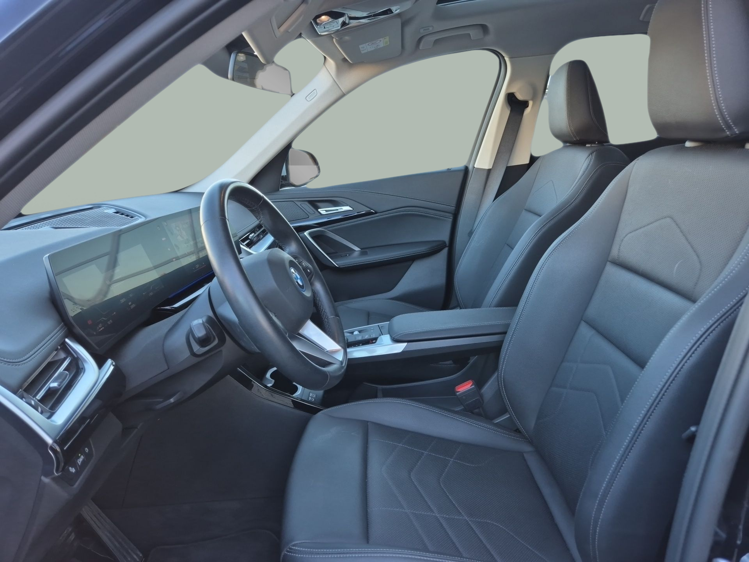 BMW X1 xDrive25e color Negro. Año 2023. 180KW(245CV). Elétrico / Gasolina Híbrido. En concesionario Caetano Baviera Santa Maria da Feira de Santa Maria da Feira