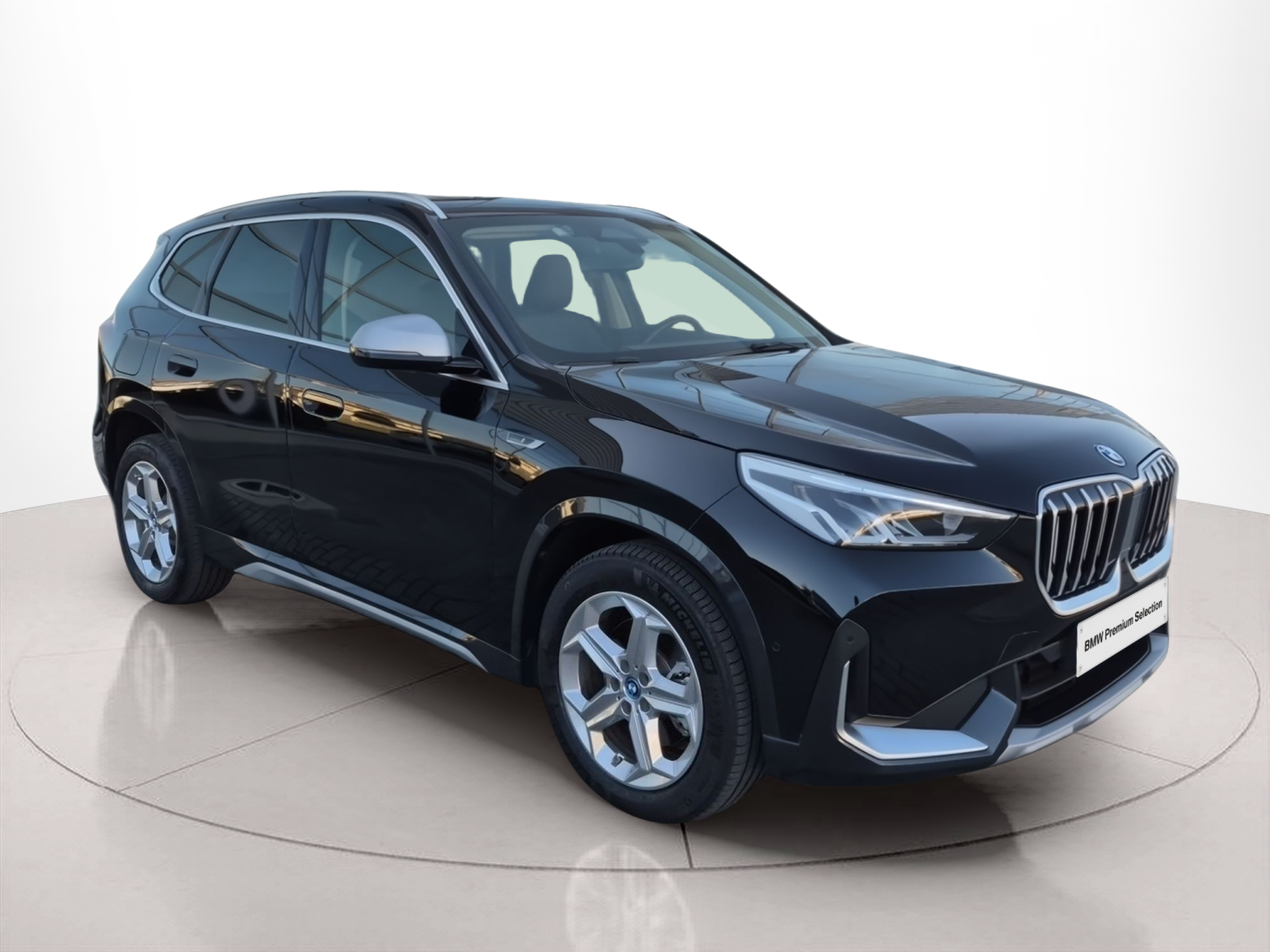 BMW X1 xDrive25e color Negro. Año 2023. 180KW(245CV). Elétrico / Gasolina Híbrido. En concesionario Caetano Baviera Santa Maria da Feira de Santa Maria da Feira