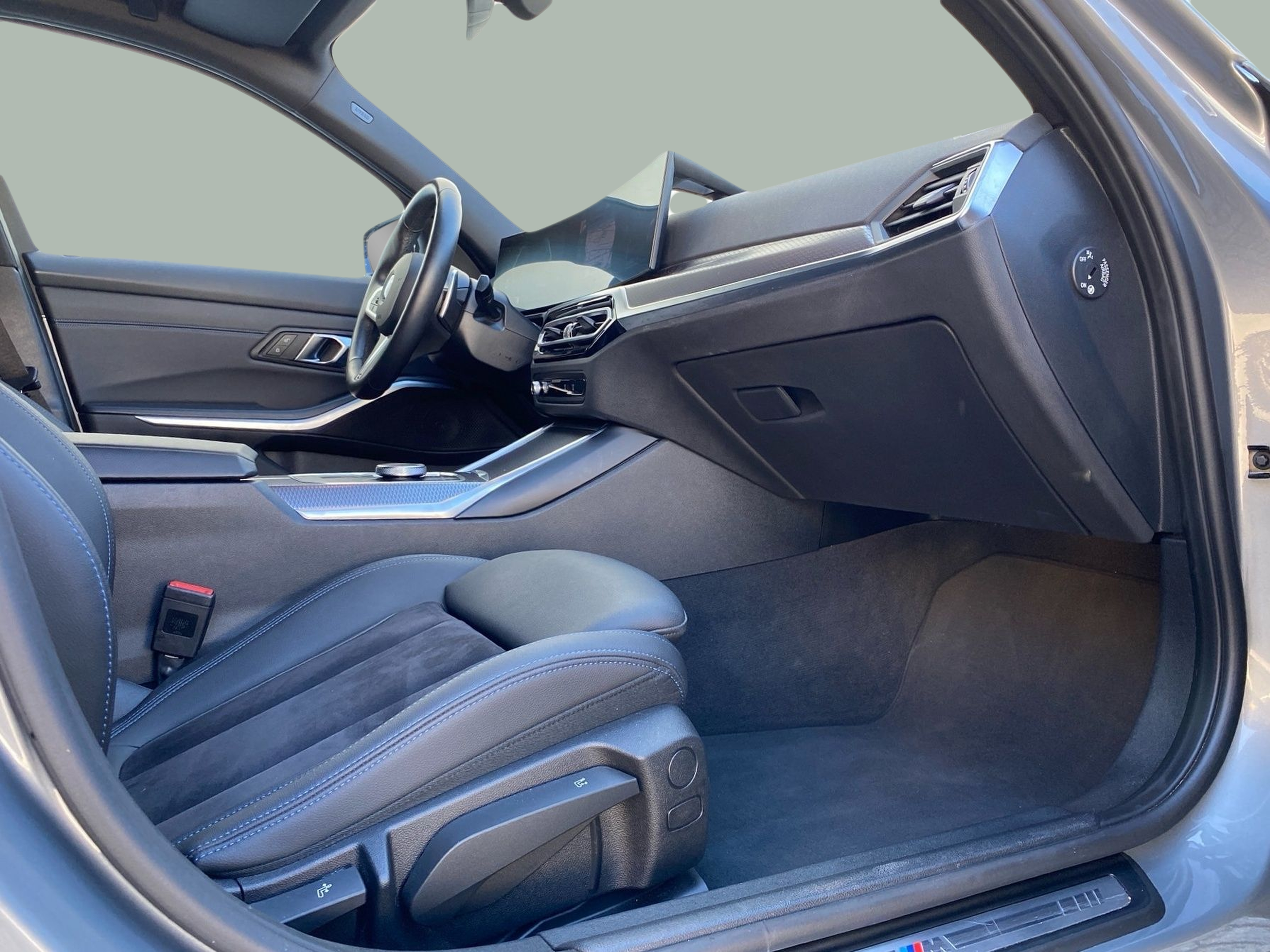 BMW Série 3 320d Touring color Gris. Año 2024. 140KW(190CV). Diesel. En concesionario Caetano Baviera Cascais de Cascais