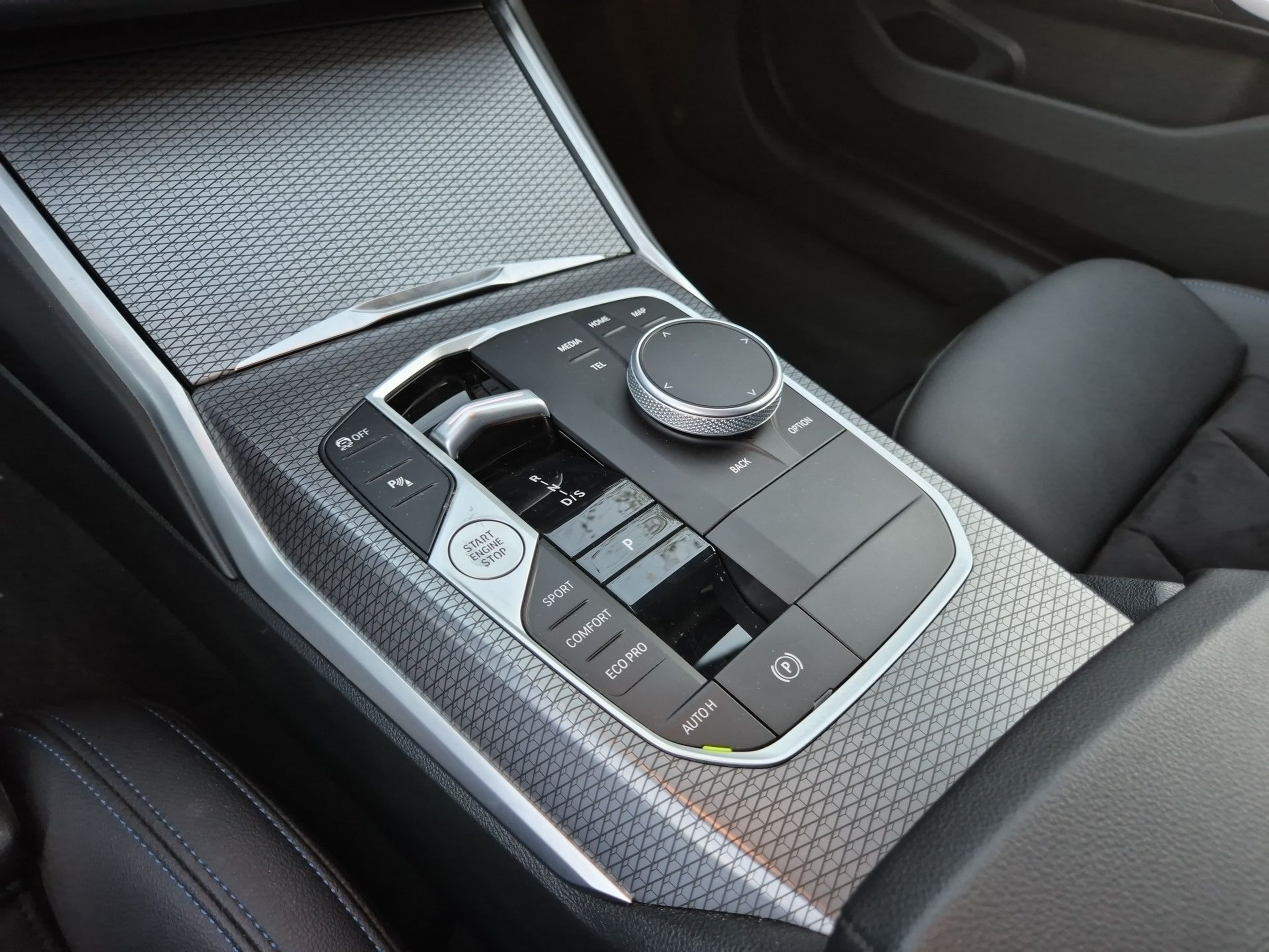 BMW Série 3 320d Touring color Negro. Año 2024. 140KW(190CV). Diesel. En concesionario Caetano Santa Maria da Feira de Santa Maria da Feira