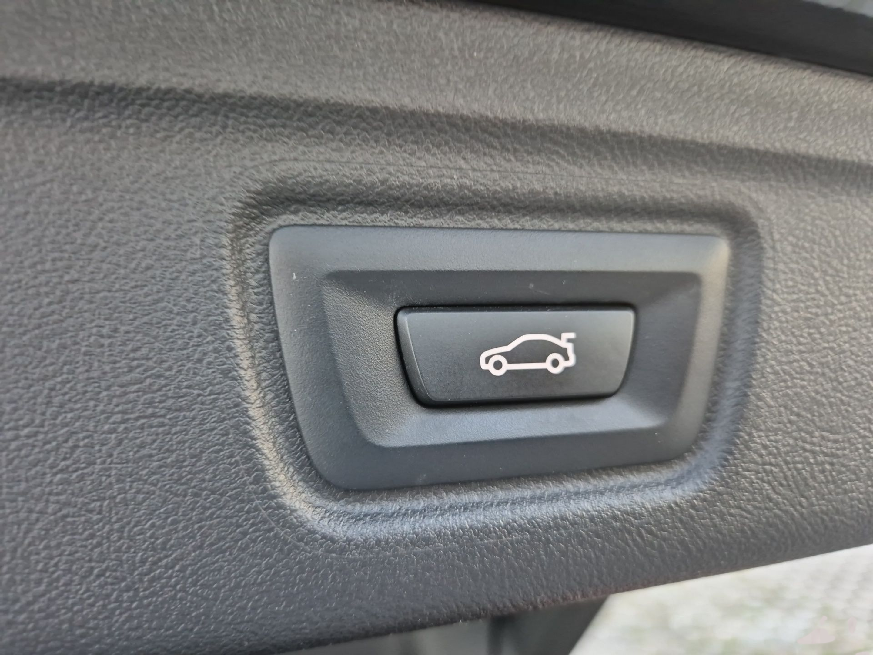 BMW Série 3 320d Touring color Negro. Año 2024. 140KW(190CV). Diesel. En concesionario Caetano Santa Maria da Feira de Santa Maria da Feira