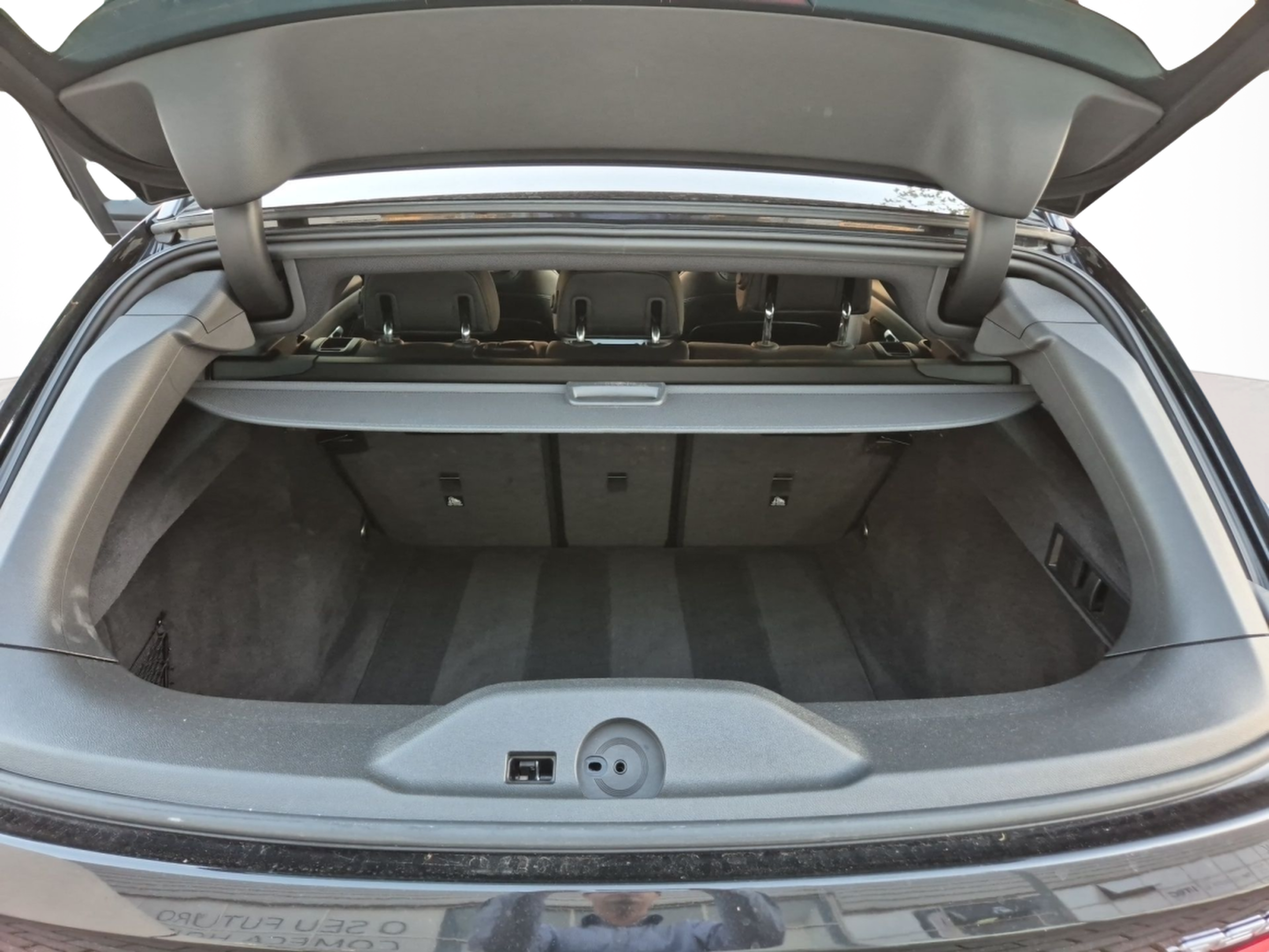 BMW Série 3 320d Touring color Negro. Año 2024. 140KW(190CV). Diesel. En concesionario Caetano Santa Maria da Feira de Santa Maria da Feira