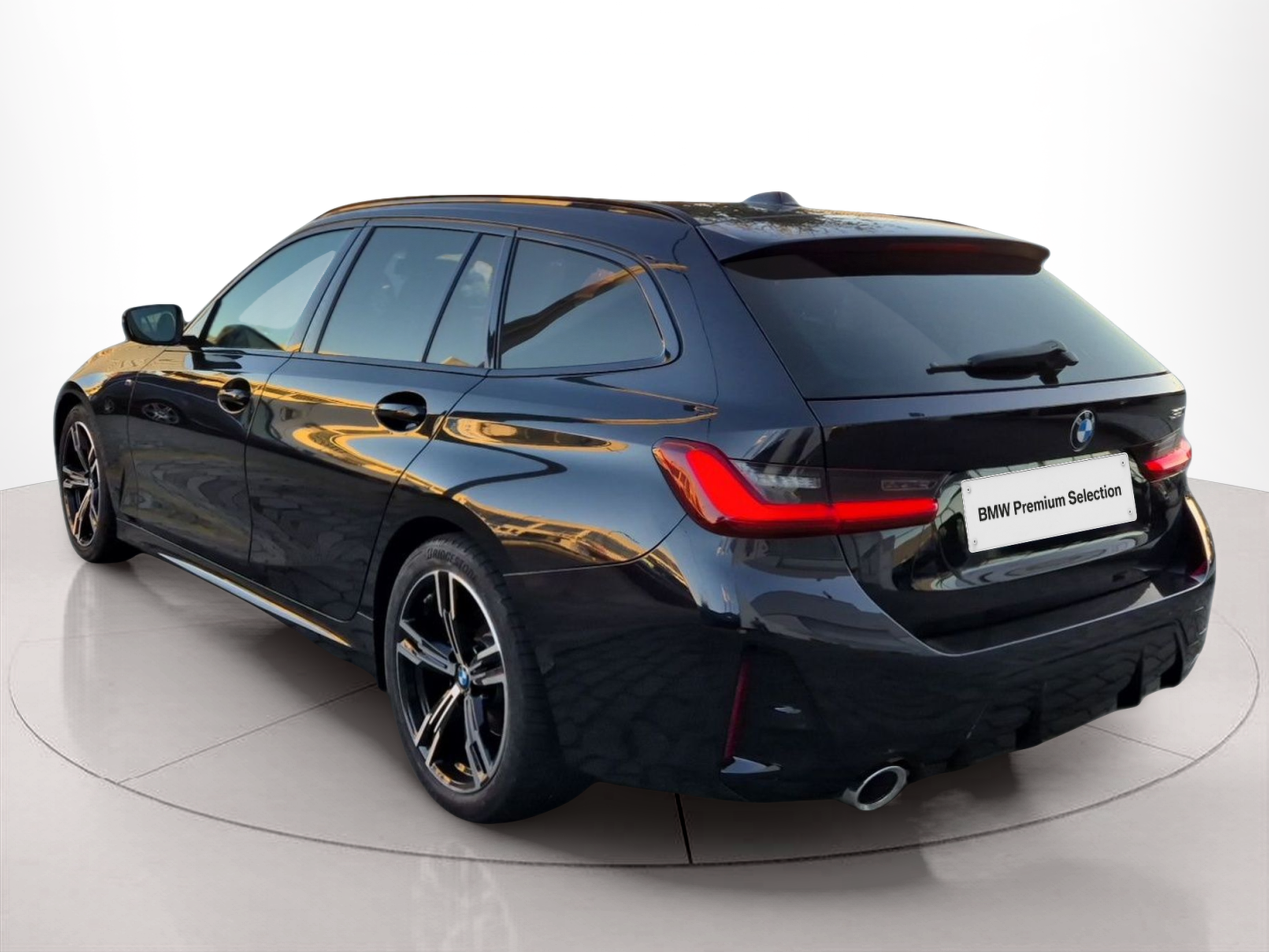 BMW Série 3 320d Touring color Negro. Año 2024. 140KW(190CV). Diesel. En concesionario Caetano Santa Maria da Feira de Santa Maria da Feira