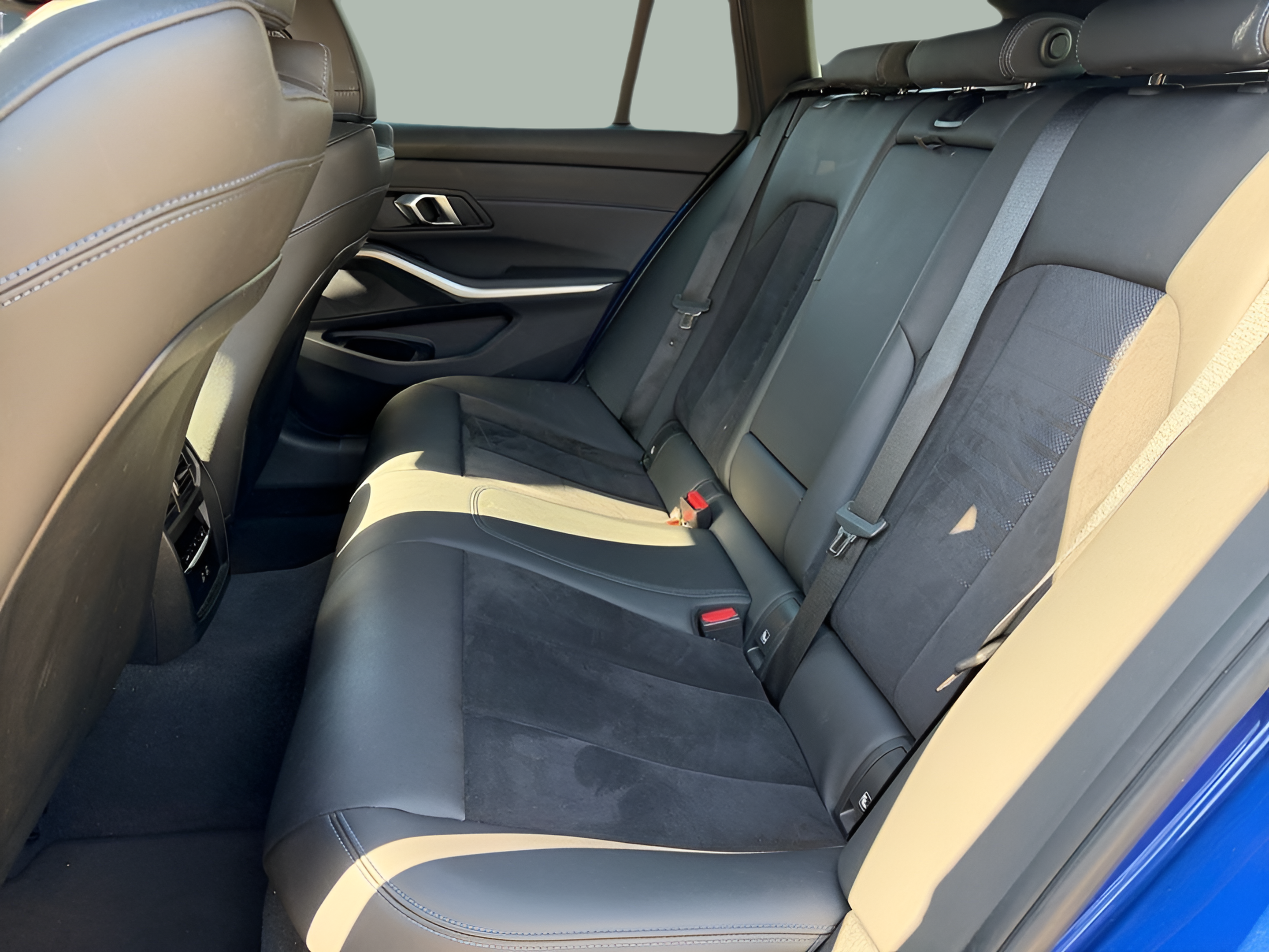 BMW Série 3 320d Touring color Azul. Año 2024. 140KW(190CV). Diesel. En concesionario Caetano Baviera Faro de Faro