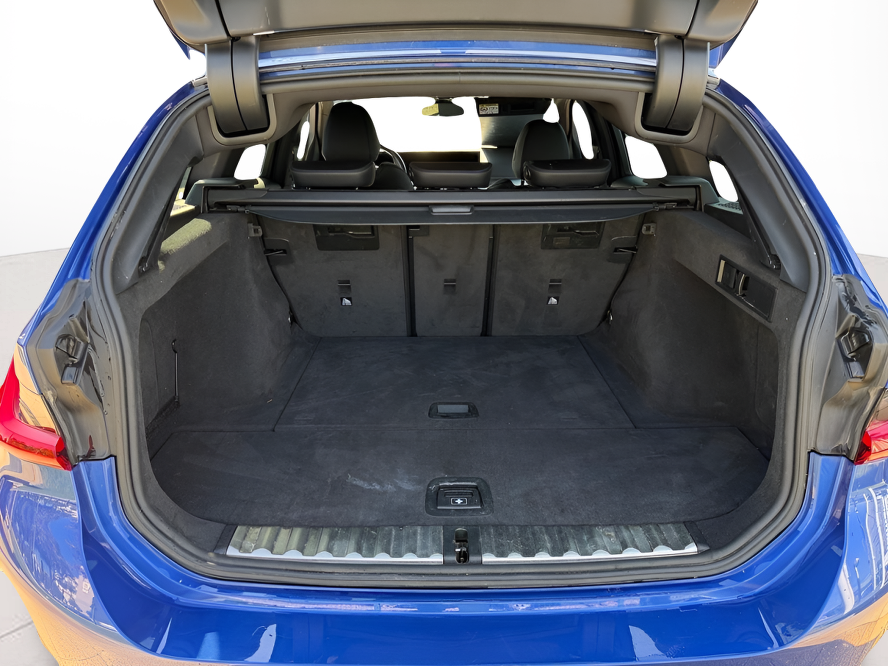 BMW Série 3 320d Touring color Azul. Año 2024. 140KW(190CV). Diesel. En concesionario Caetano Baviera Faro de Faro