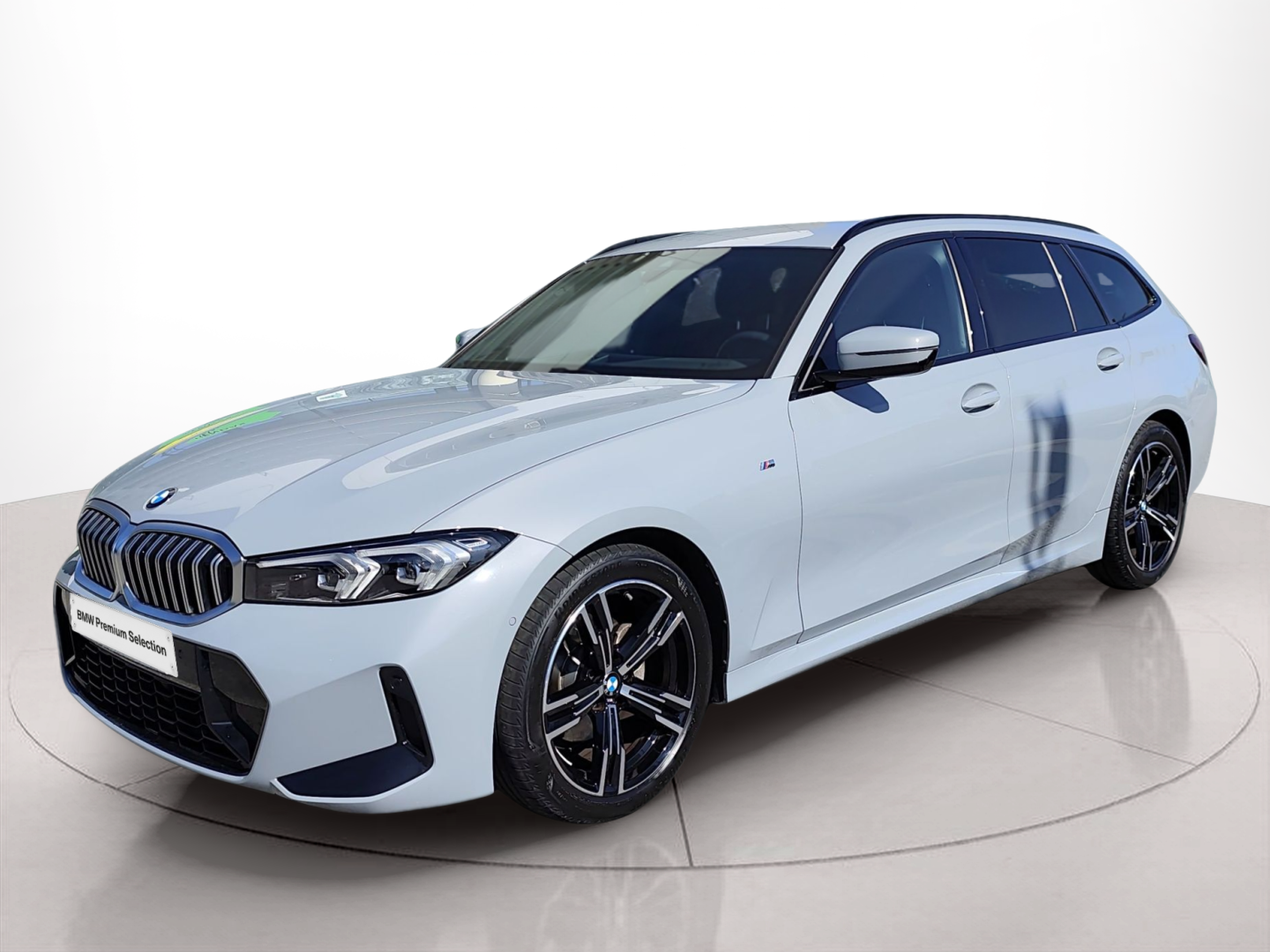 Fotos de BMW Série 3 320d Touring color Gris. Año 2024. 140KW(190CV). Diesel. En concesionario Caetano Baviera Aveiro de Aveiro