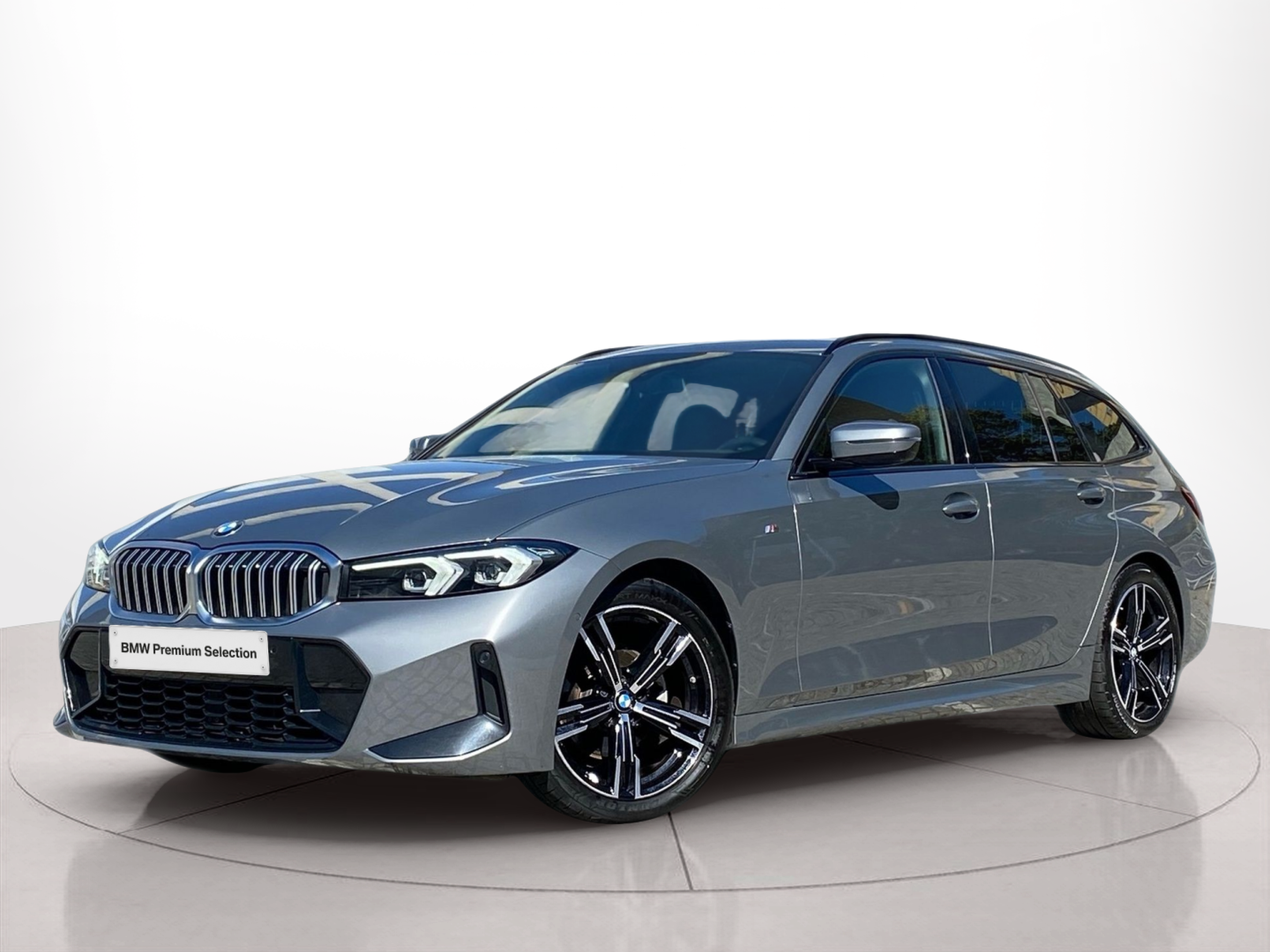 Fotos de BMW Série 3 320d Touring color Gris. Año 2024. 140KW(190CV). Diesel. En concesionario Caetano Baviera Cascais de Cascais