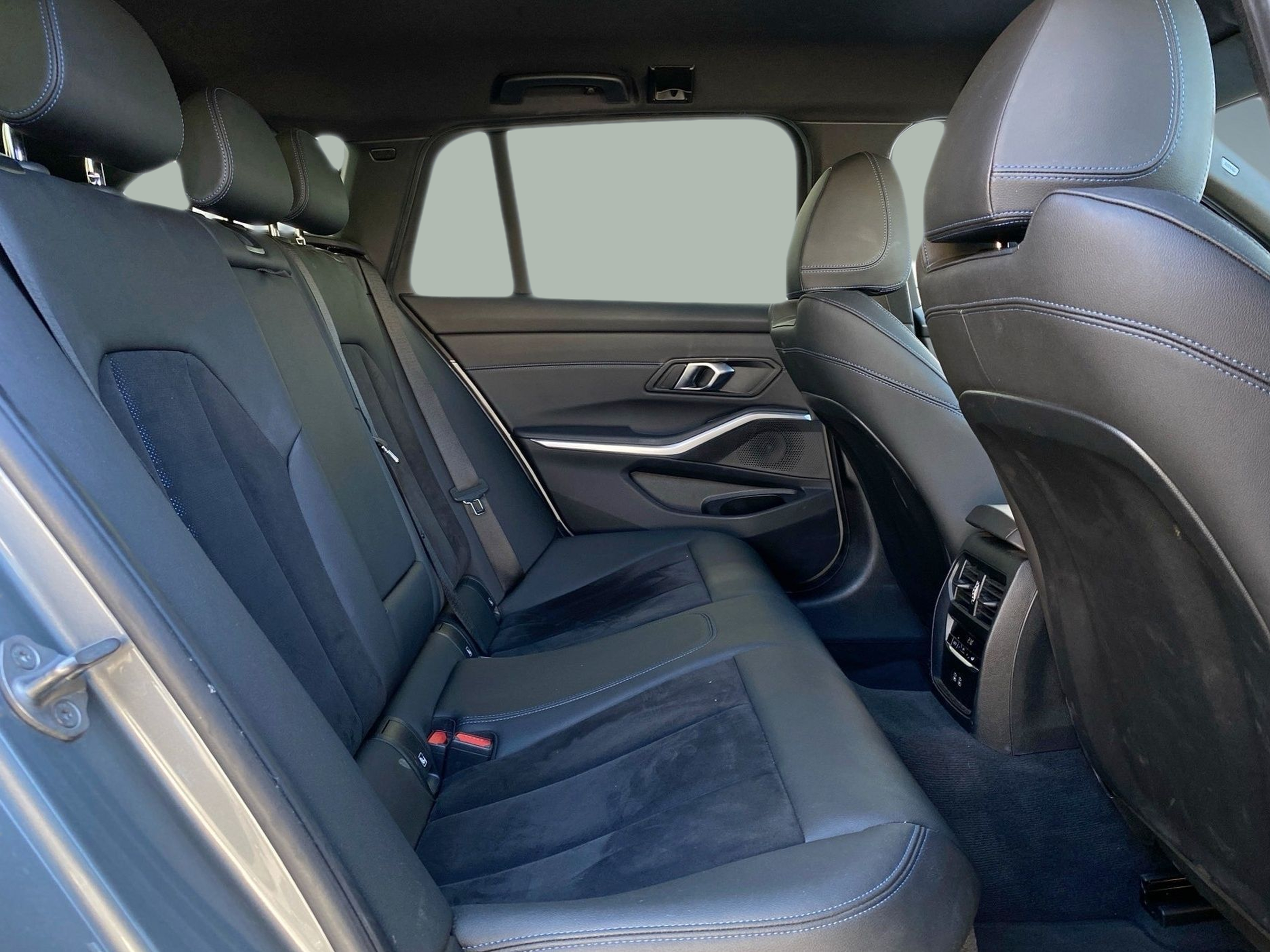 BMW Série 3 320d Touring color Gris. Año 2024. 140KW(190CV). Diesel. En concesionario Caetano Cascais de Cascais