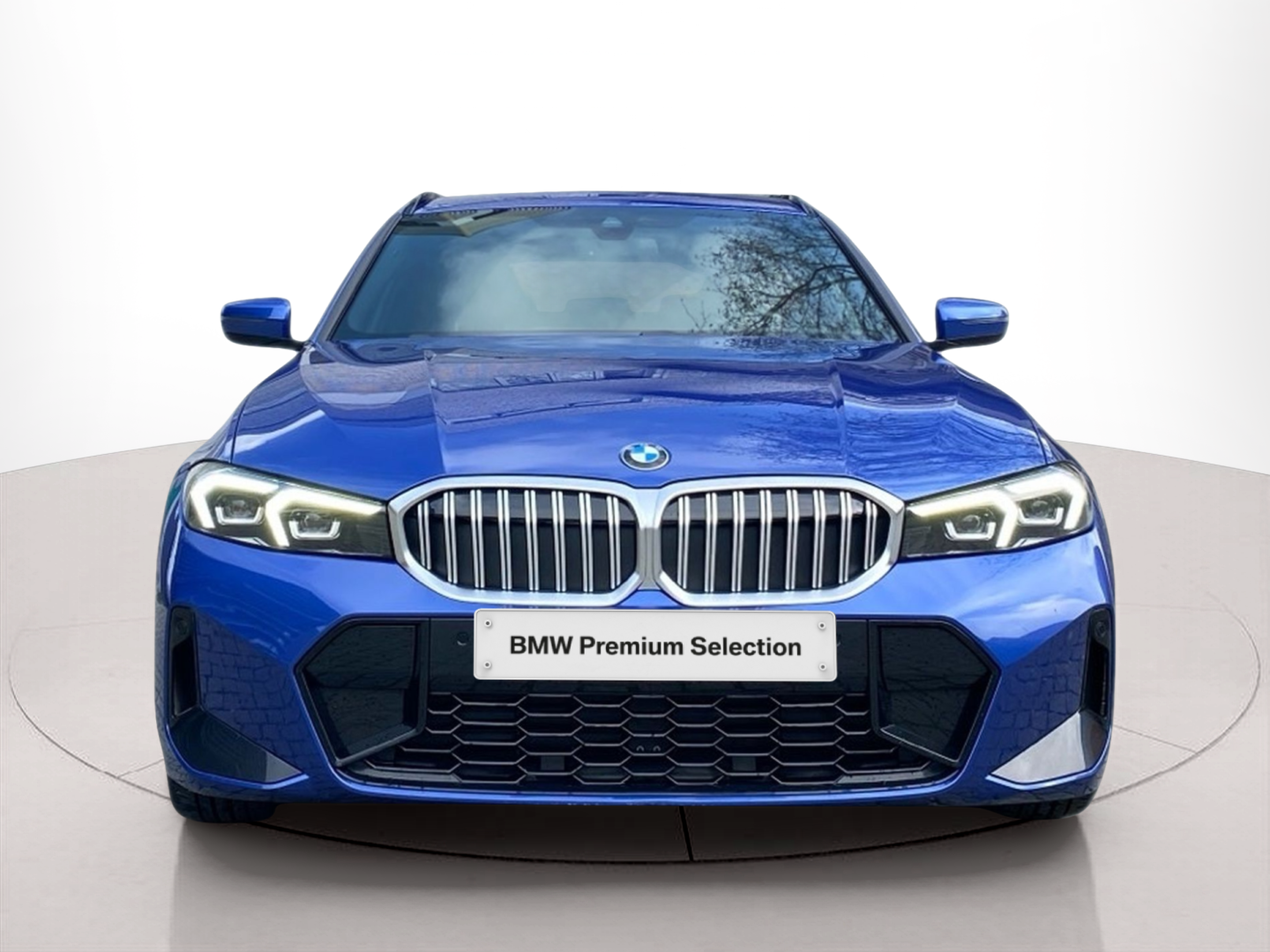 Fotos de BMW Série 3 320d Touring color Azul. Año 2024. 140KW(190CV). Diesel. En concesionario Caetano Lisboa de Lisboa