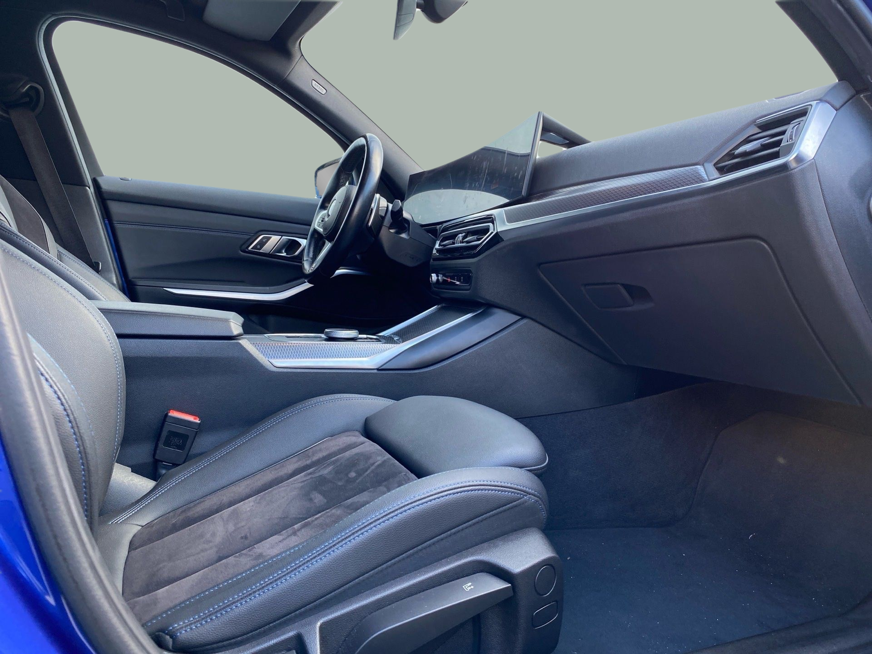 BMW Série 3 320d Touring color Azul. Año 2024. 140KW(190CV). Diesel. En concesionario Caetano Lisboa de Lisboa