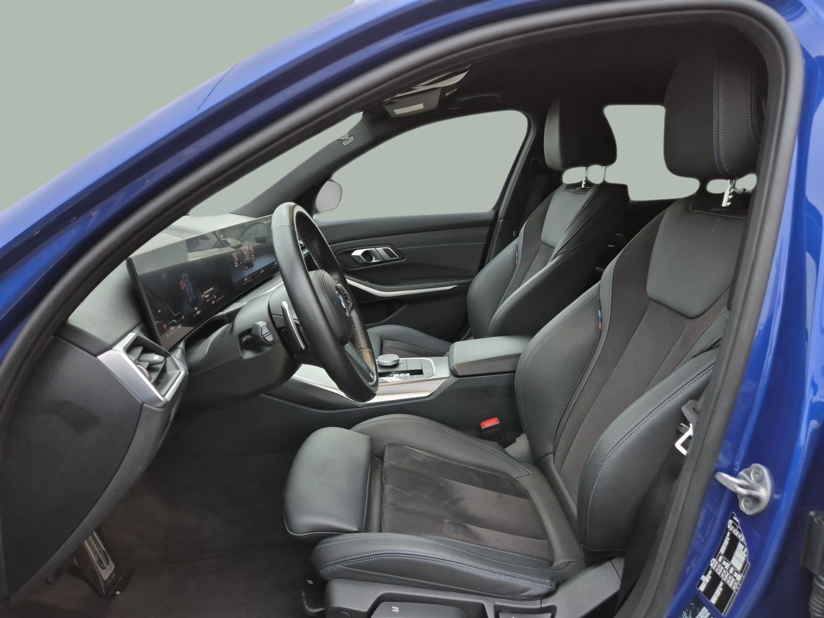 BMW Série 3 320d Touring color Azul. Año 2024. 140KW(190CV). Diesel. En concesionario Caetano Baviera Santa Maria da Feira de Santa Maria da Feira