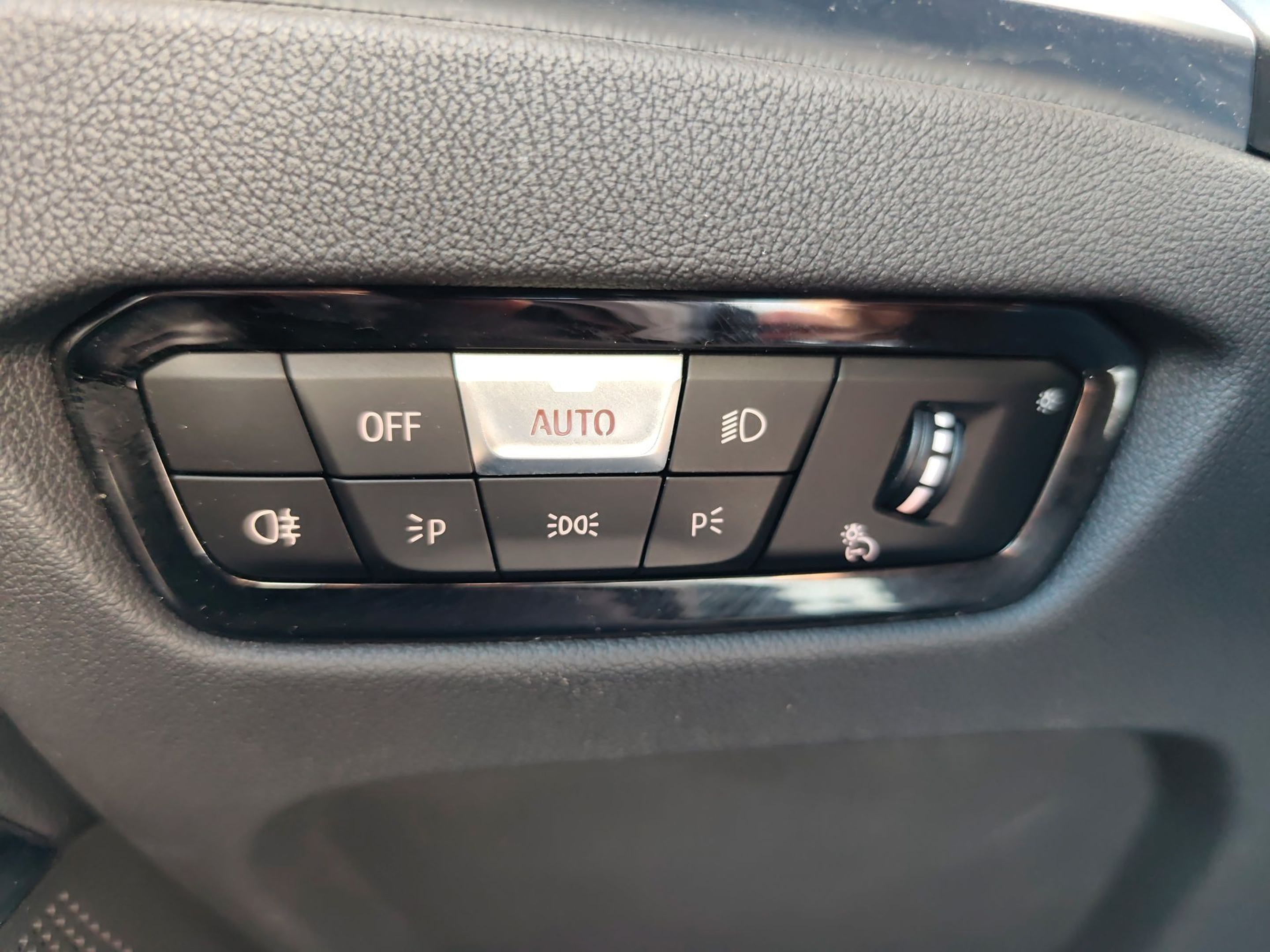 BMW Série 3 320d Touring color Negro. Año 2024. 140KW(190CV). Diesel. En concesionario Caetano Baviera Aveiro de Aveiro