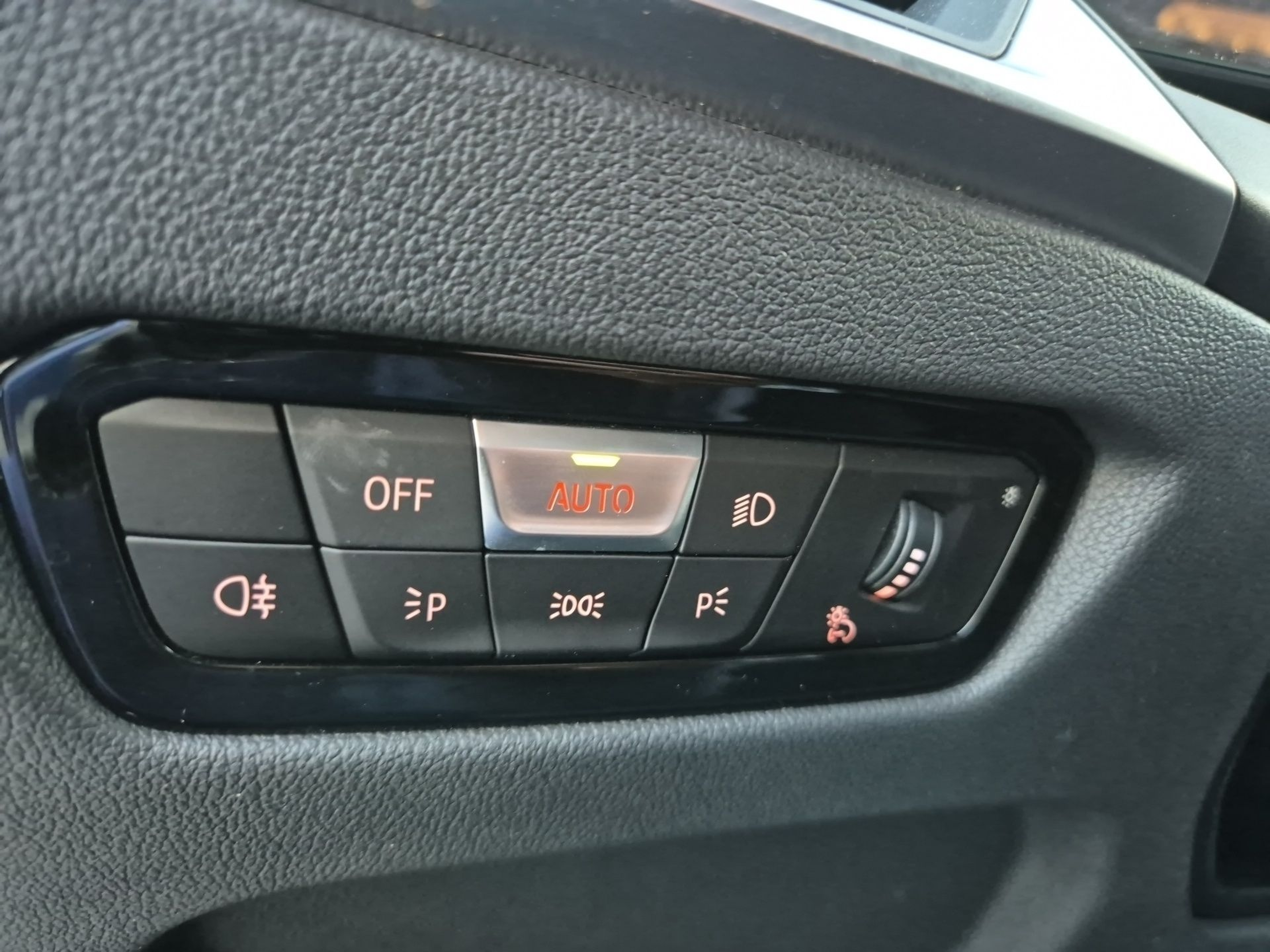 BMW Série 3 320d Touring color Negro. Año 2024. 140KW(190CV). Diesel. En concesionario Caetano Aveiro de Aveiro