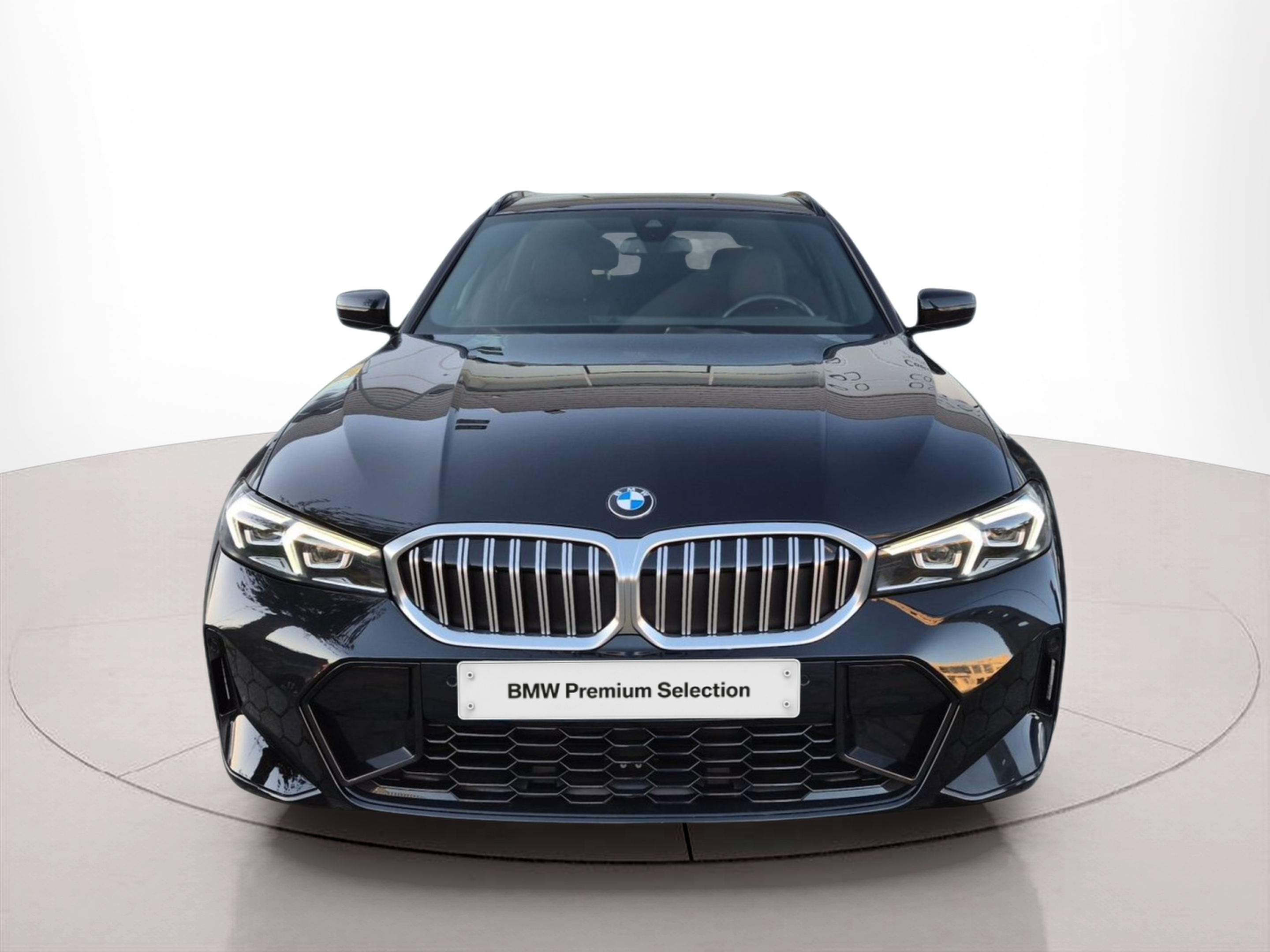 Fotos de BMW Série 3 320d Touring color Negro. Año 2024. 140KW(190CV). Diesel. En concesionario Caetano Baviera Aveiro de Aveiro