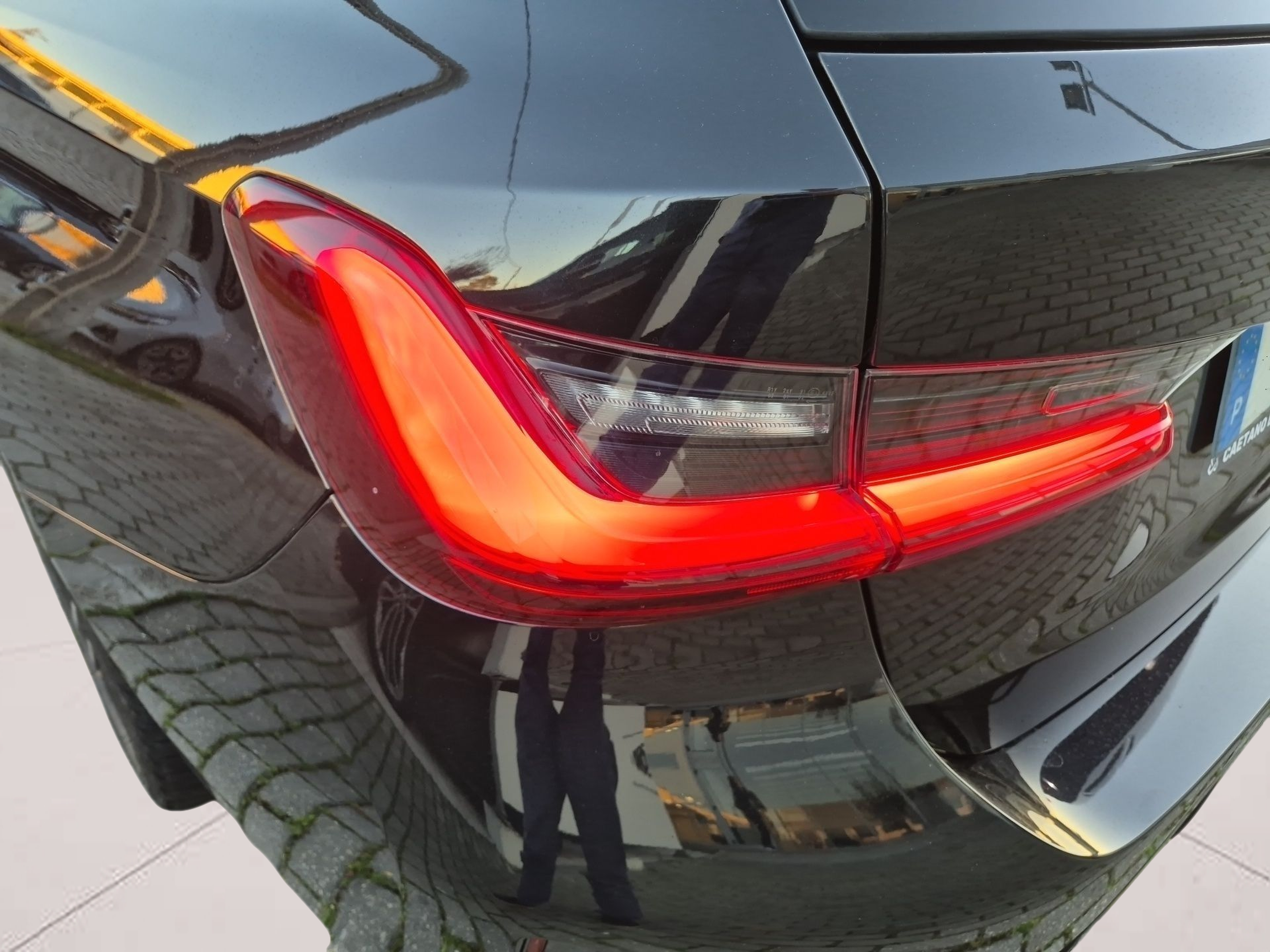 BMW Série 3 320d Touring color Negro. Año 2024. 140KW(190CV). Diesel. En concesionario Caetano Aveiro de Aveiro