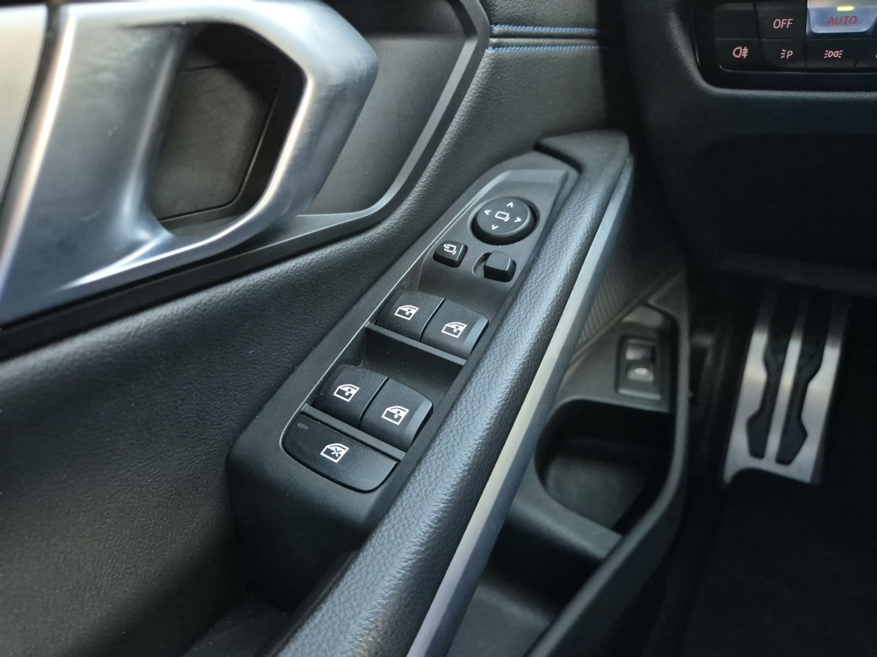 BMW Série 3 320d Touring color Negro. Año 2024. 140KW(190CV). Diesel. En concesionario Caetano Aveiro de Aveiro