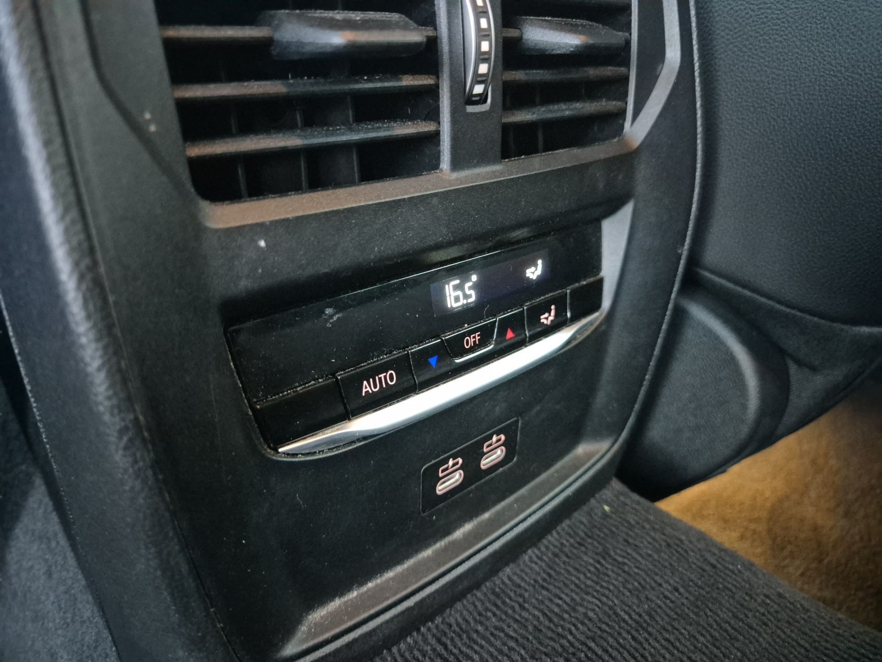 BMW Série 3 320d Touring color Negro. Año 2024. 140KW(190CV). Diesel. En concesionario Caetano Aveiro de Aveiro