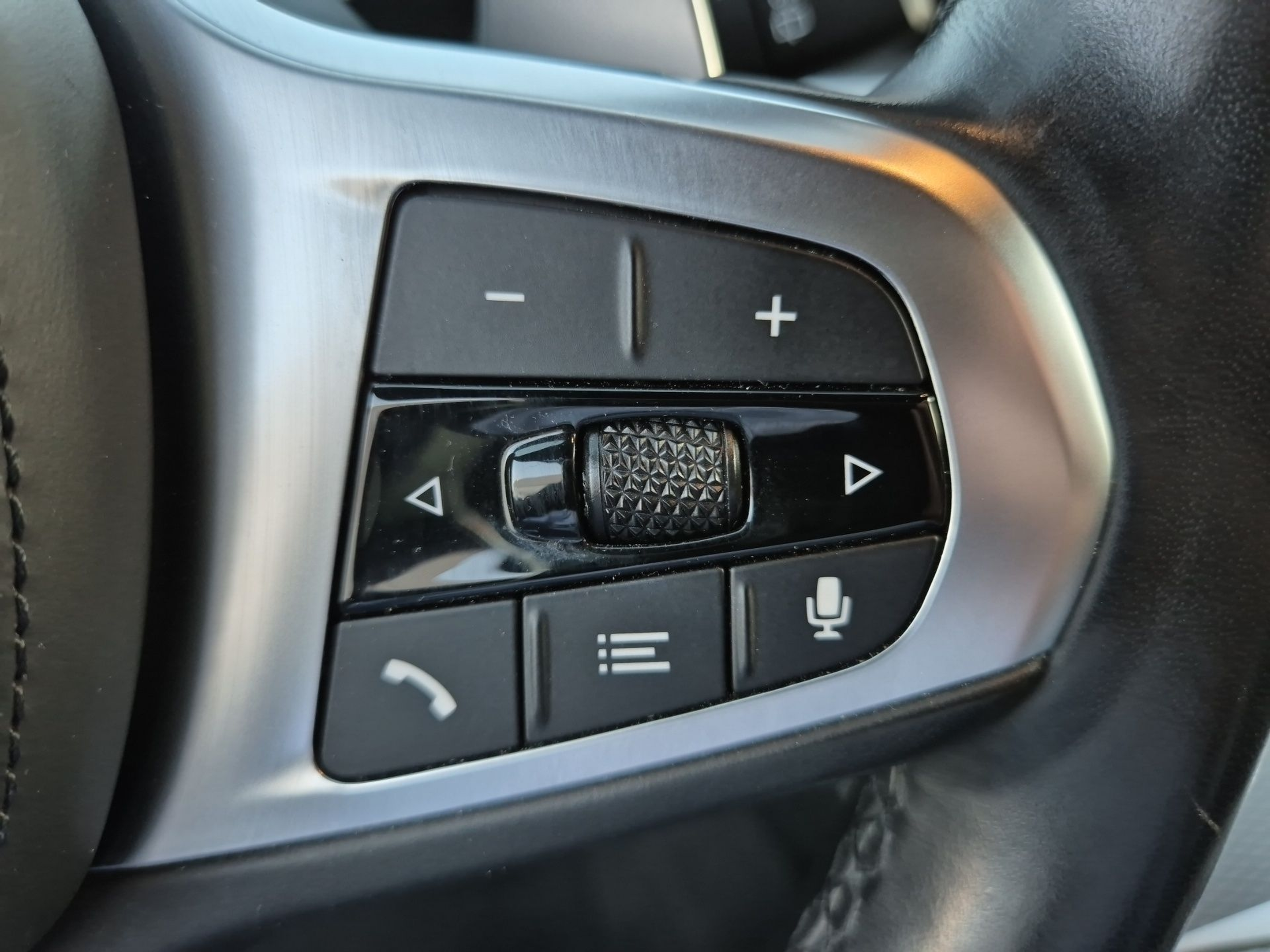 BMW Série 3 320d Touring color Negro. Año 2024. 140KW(190CV). Diesel. En concesionario Caetano Aveiro de Aveiro