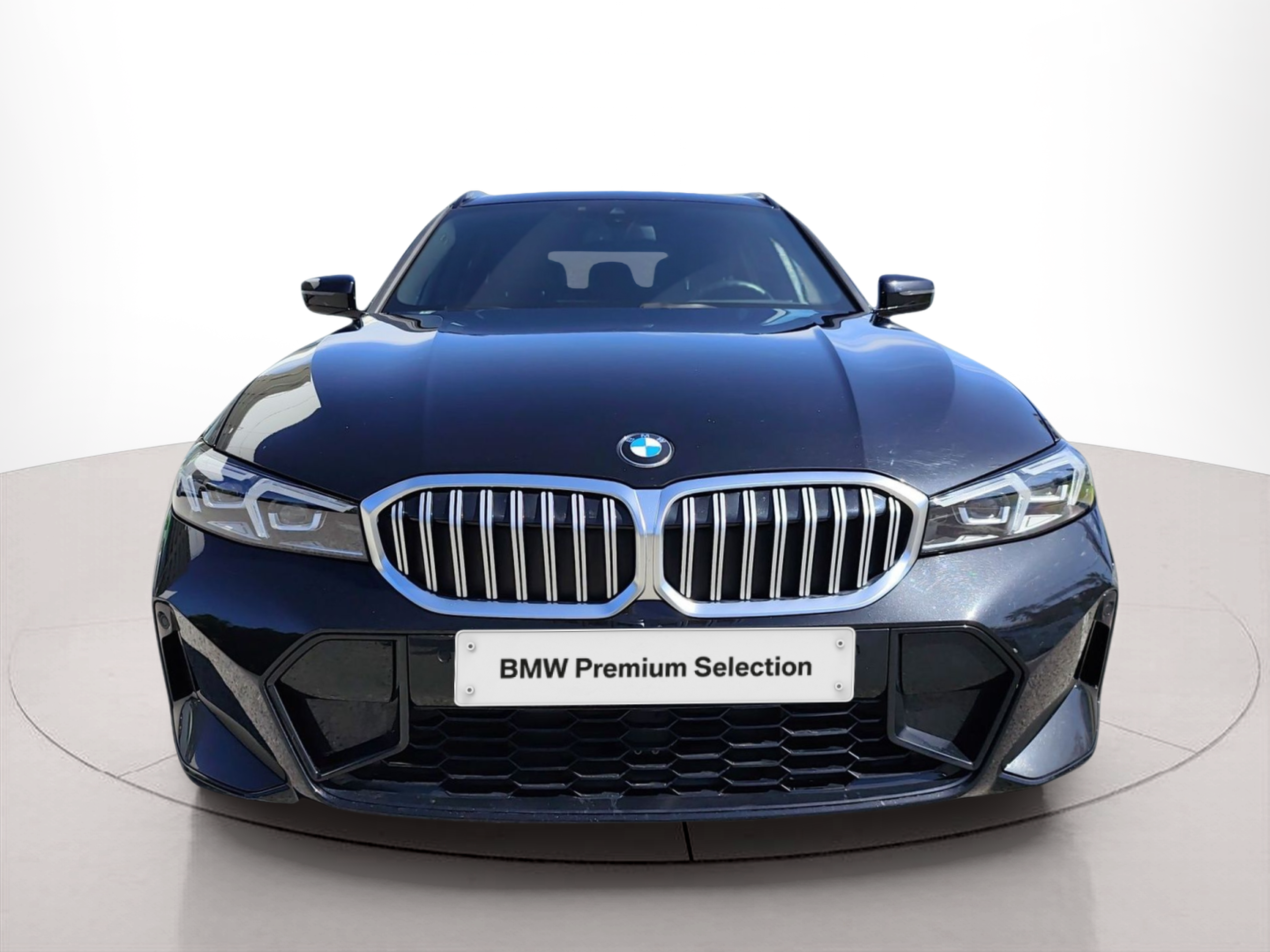 Fotos de BMW Série 3 320d Touring color Negro. Año 2024. 140KW(190CV). Diesel. En concesionario Caetano Baviera Aveiro de Aveiro