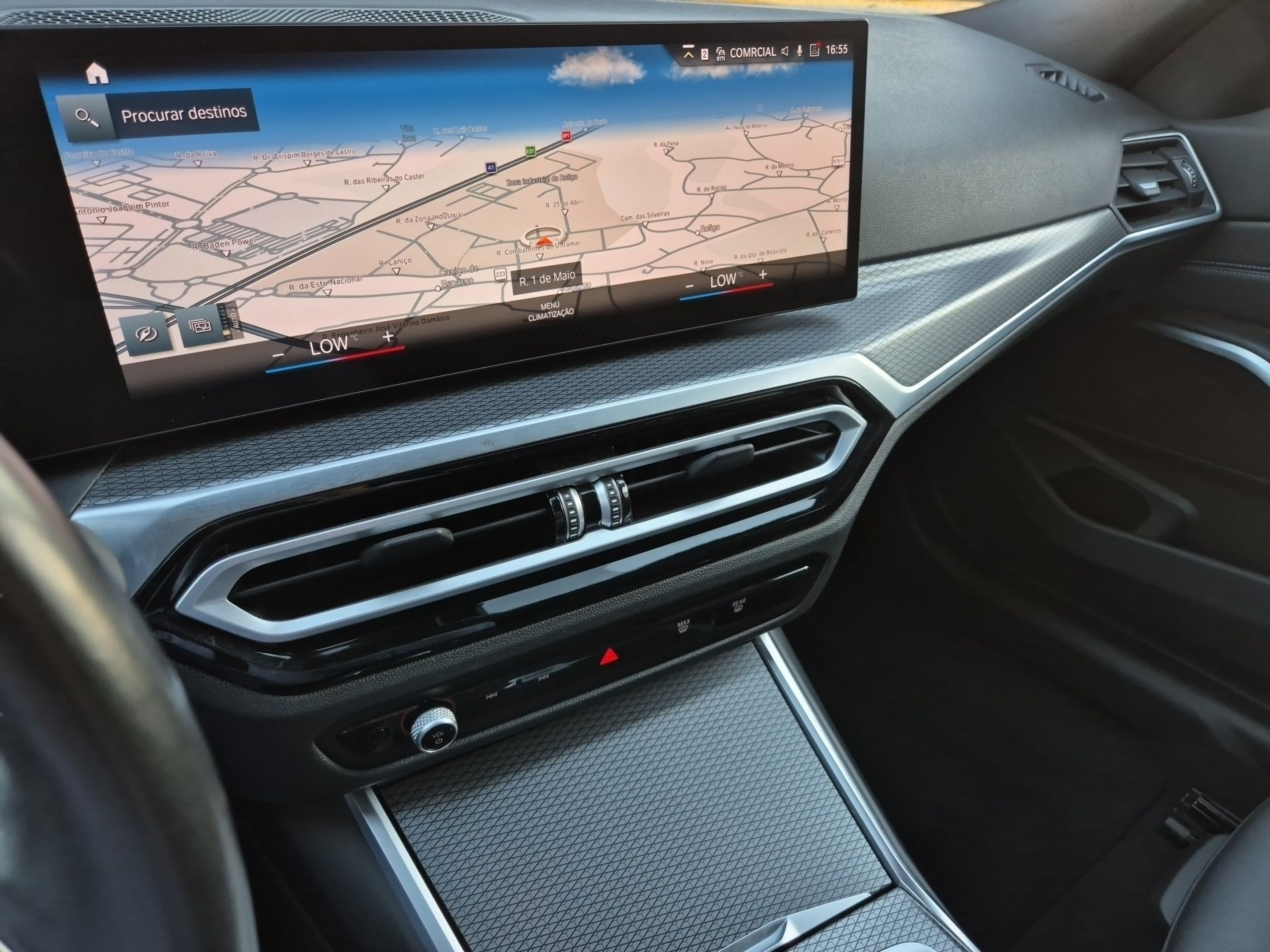 BMW Série 3 320d Touring color Negro. Año 2024. 140KW(190CV). Diesel. En concesionario Caetano Aveiro de Aveiro