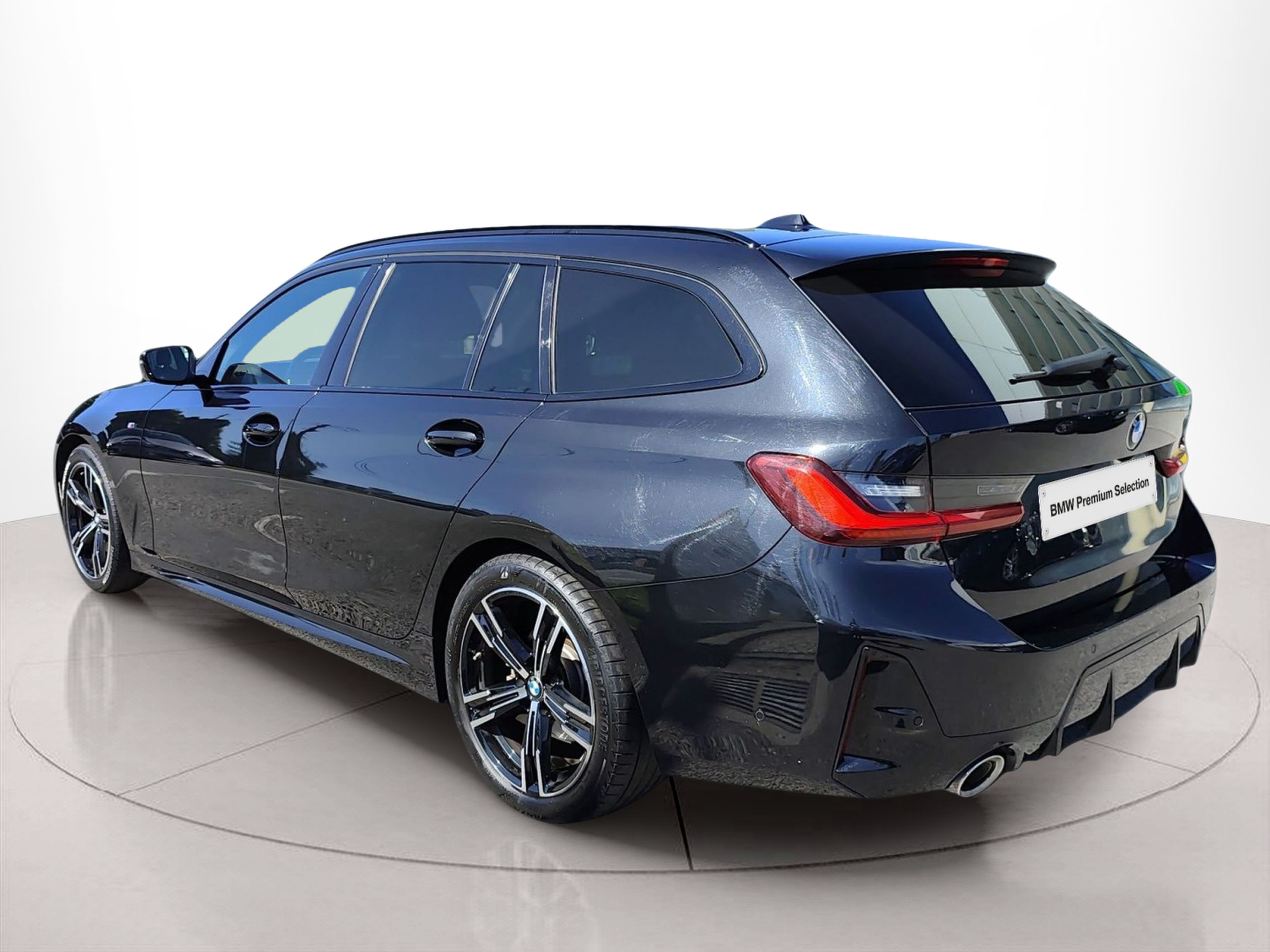 BMW Série 3 320d Touring color Negro. Año 2024. 140KW(190CV). Diesel. En concesionario Caetano Baviera Aveiro de Aveiro