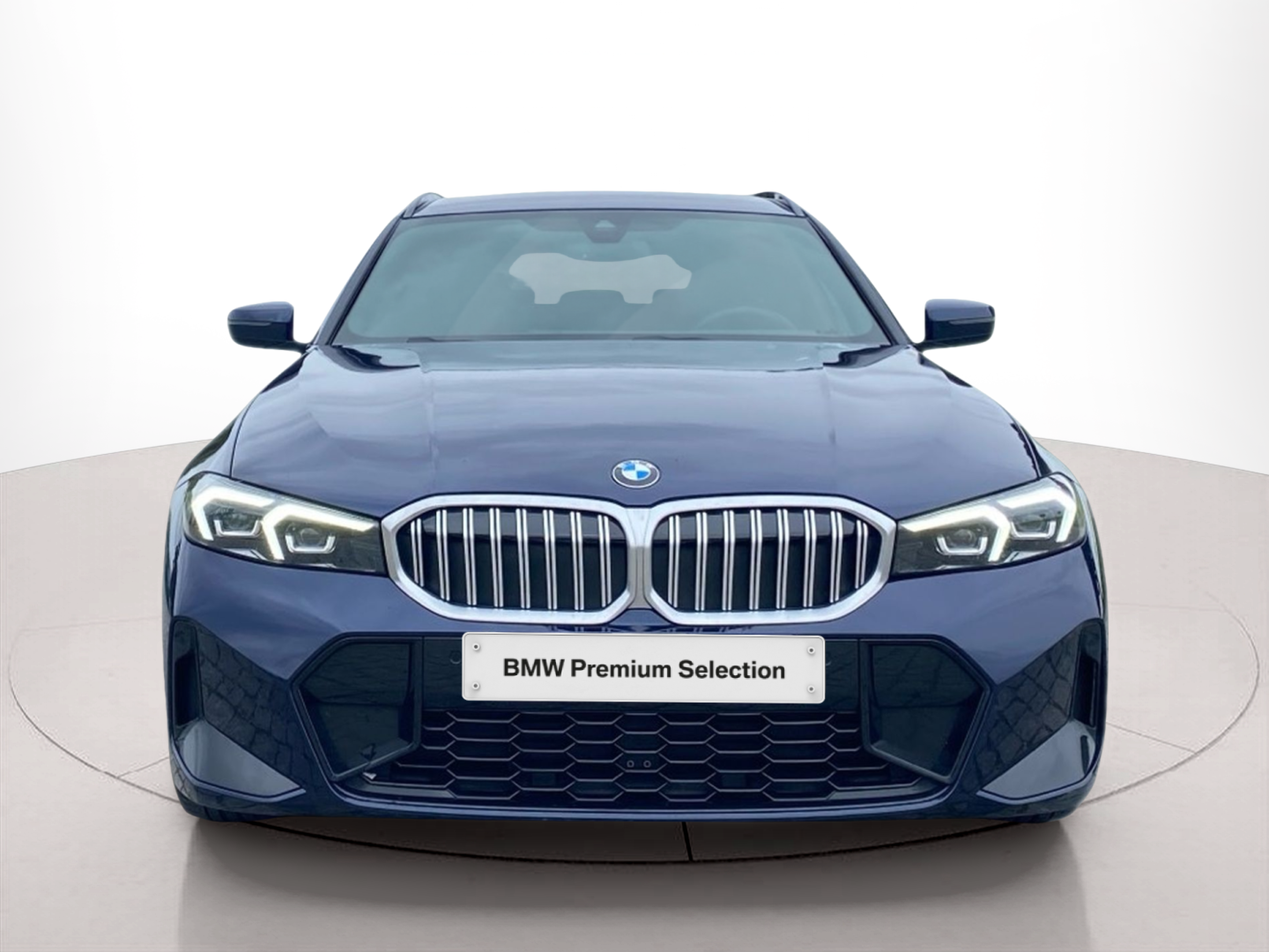 Fotos de BMW Série 3 320d Touring color Azul. Año 2025. 140KW(190CV). Diesel. En concesionario Caetano Lisboa de Lisboa