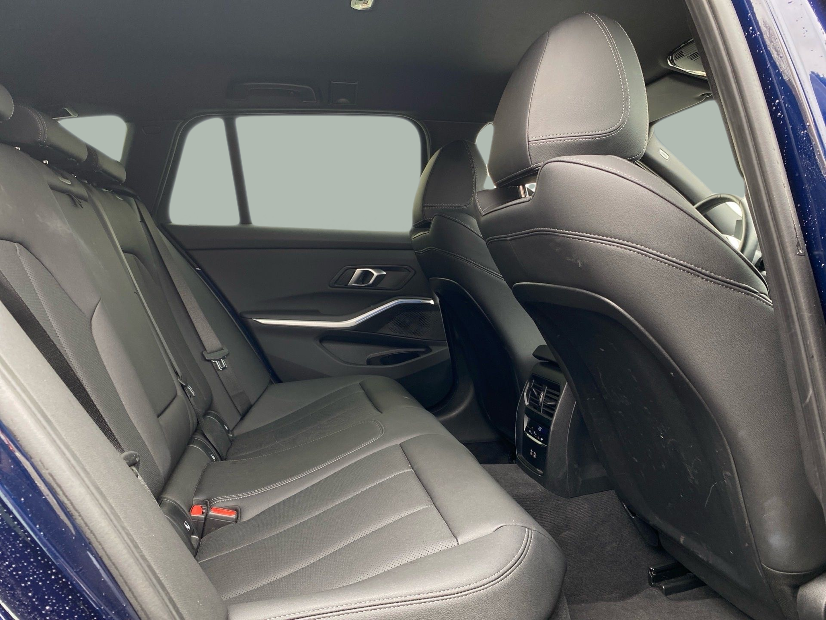 BMW Série 3 320d Touring color Azul. Año 2025. 140KW(190CV). Diesel. En concesionario Caetano Lisboa de Lisboa